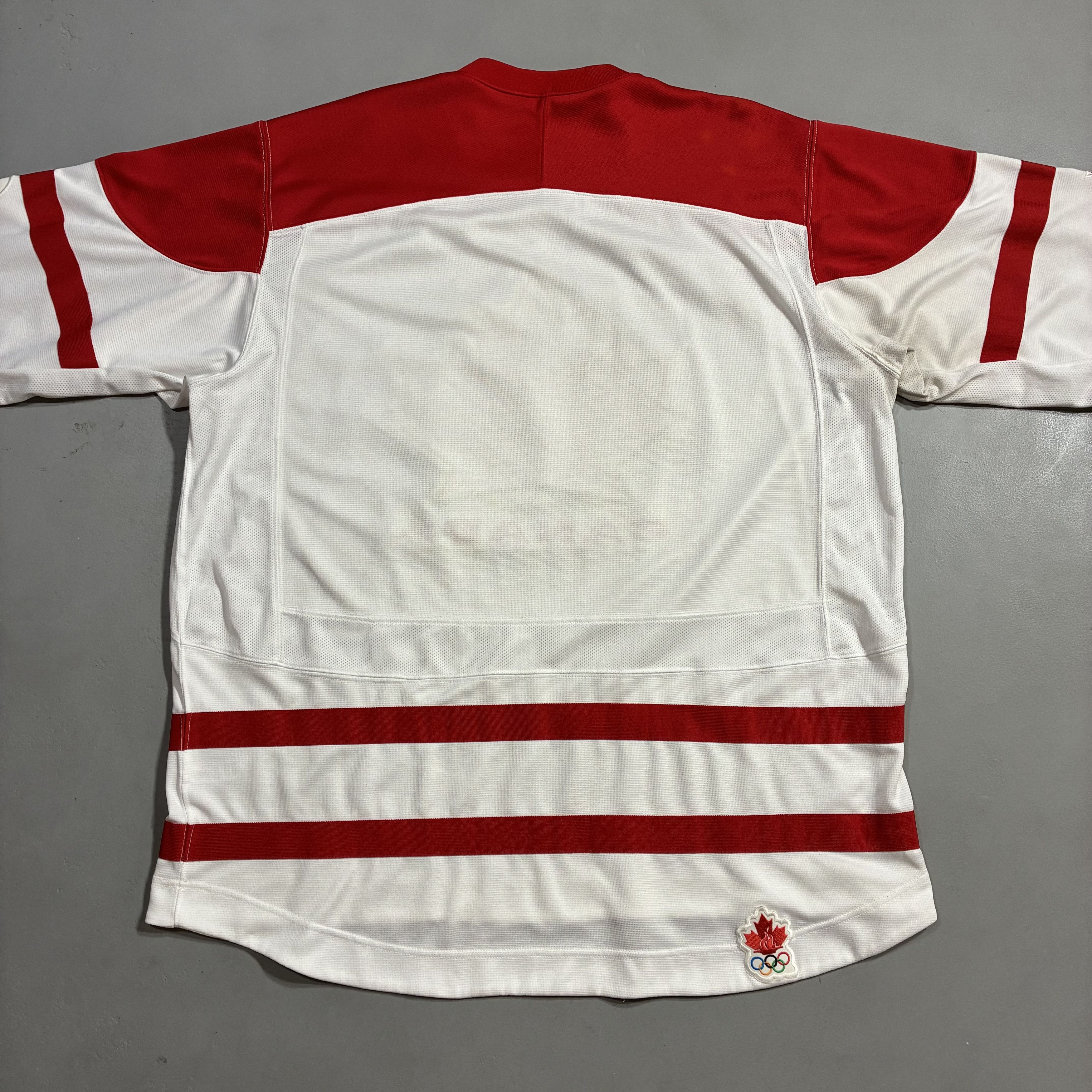Nike Nike Team Canada Hockey Jersey 2010 Vancouver Olympics Size US XL / EU 56 / 4 - 4 Thumbnail