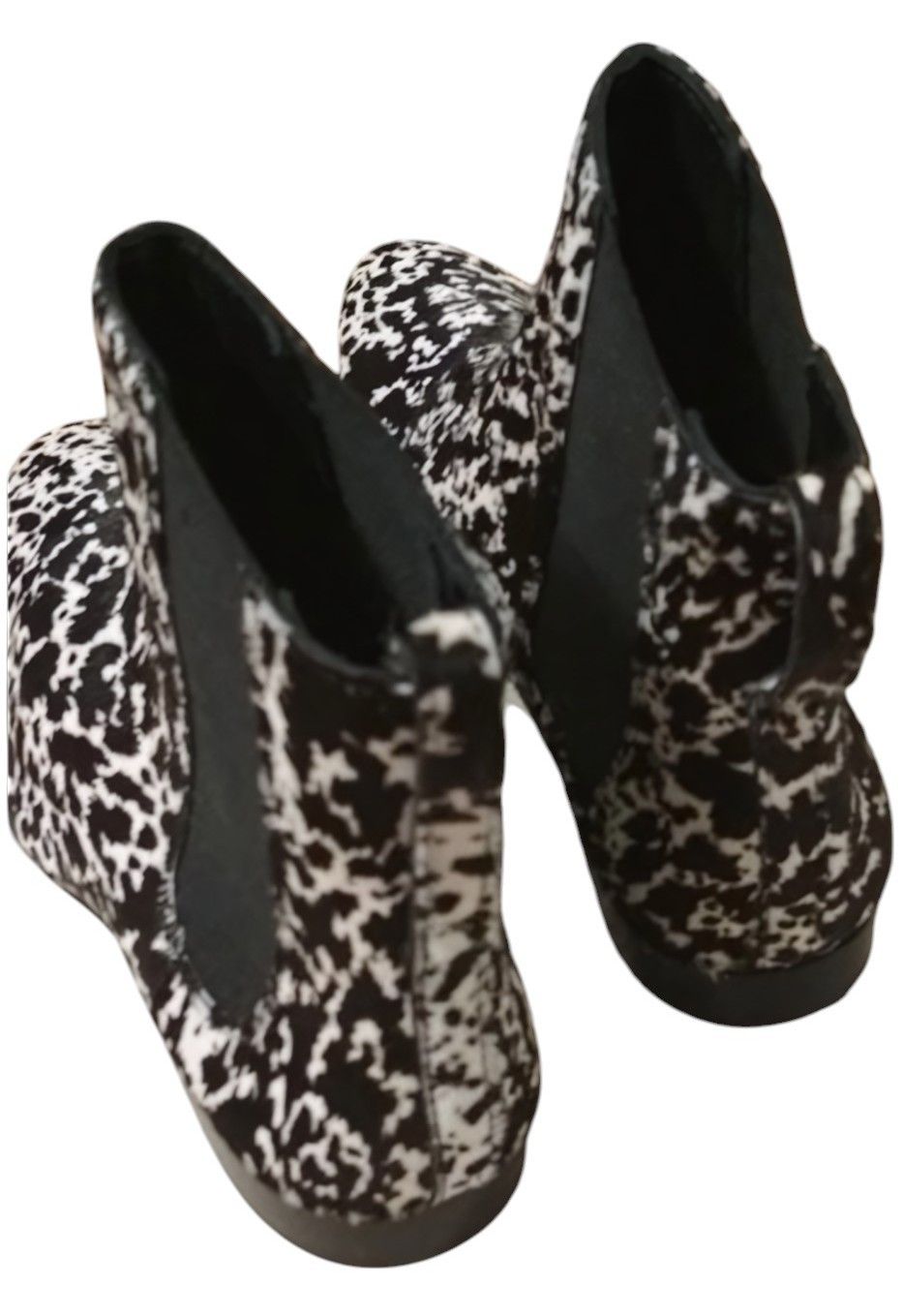 Burberry Prorsum PONY HAIR CHELSEA BOOTS Size US 7.5 / IT 37.5 - 3 Thumbnail