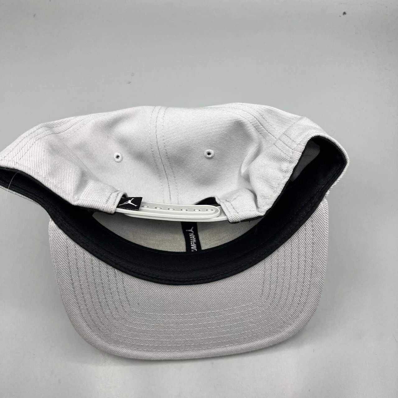 Jordan Brand Air Jordan Hat Men Gray Embroidered Jumpman Script Snap Back Size ONE SIZE - 5 Thumbnail