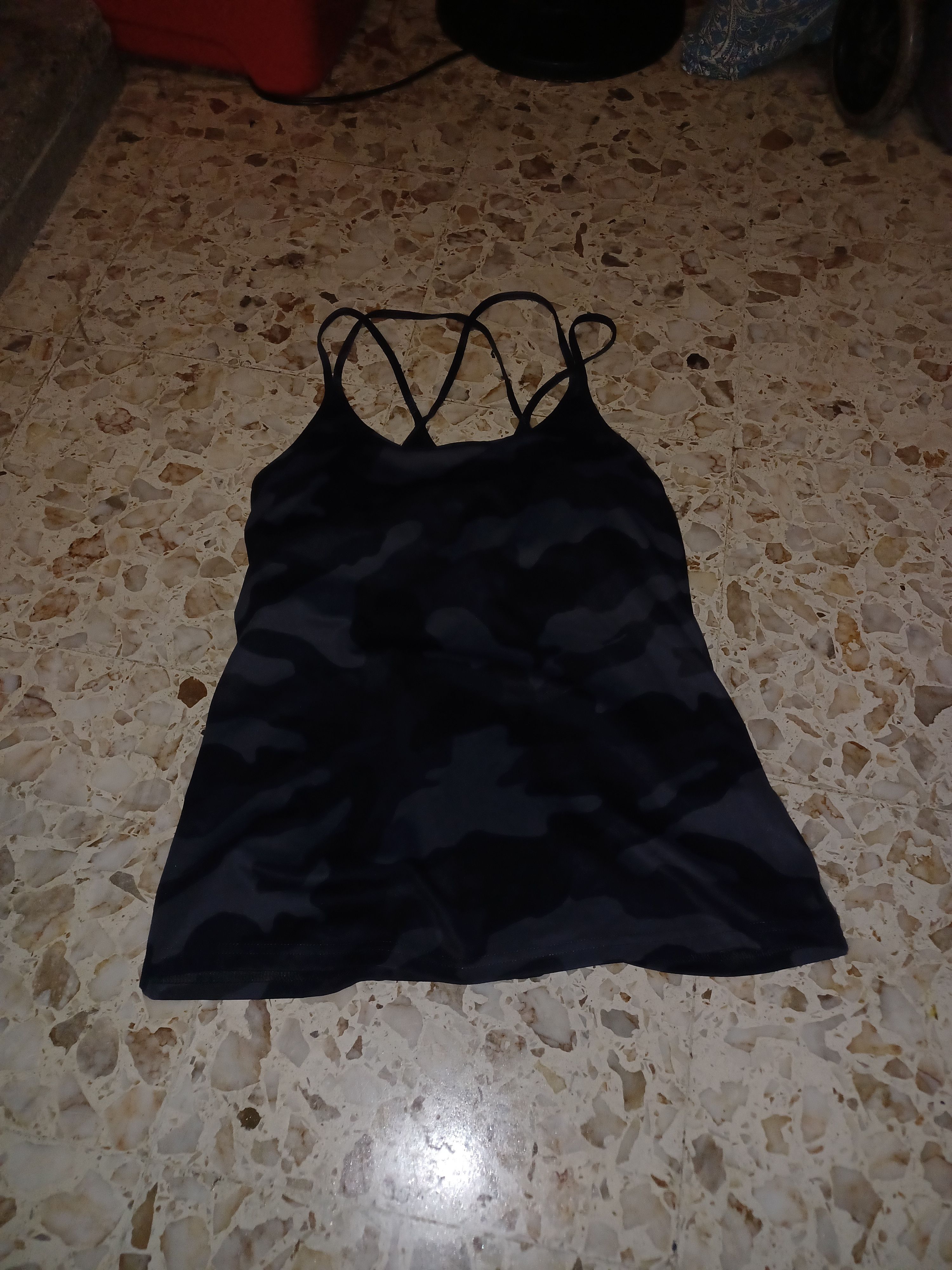 Other Old Navy Active Women's Athletic Top Medium Camo Size M / US 6-8 / IT 42-44 - 1 Thumbnail