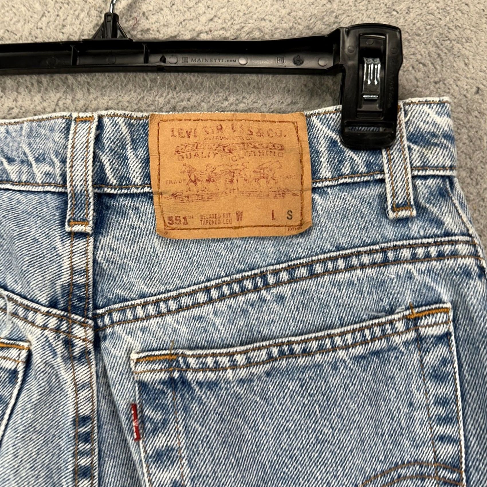 Levi's VINTAGE Levi's 551 Womens Relaxed Jeans 10 Blue Acid Washed Tapered Made In USA Jeans Women Regular 28in Waist 30in Inseam Brown/Blue? Size 32" / US 10 / IT 46 - 6 Thumbnail