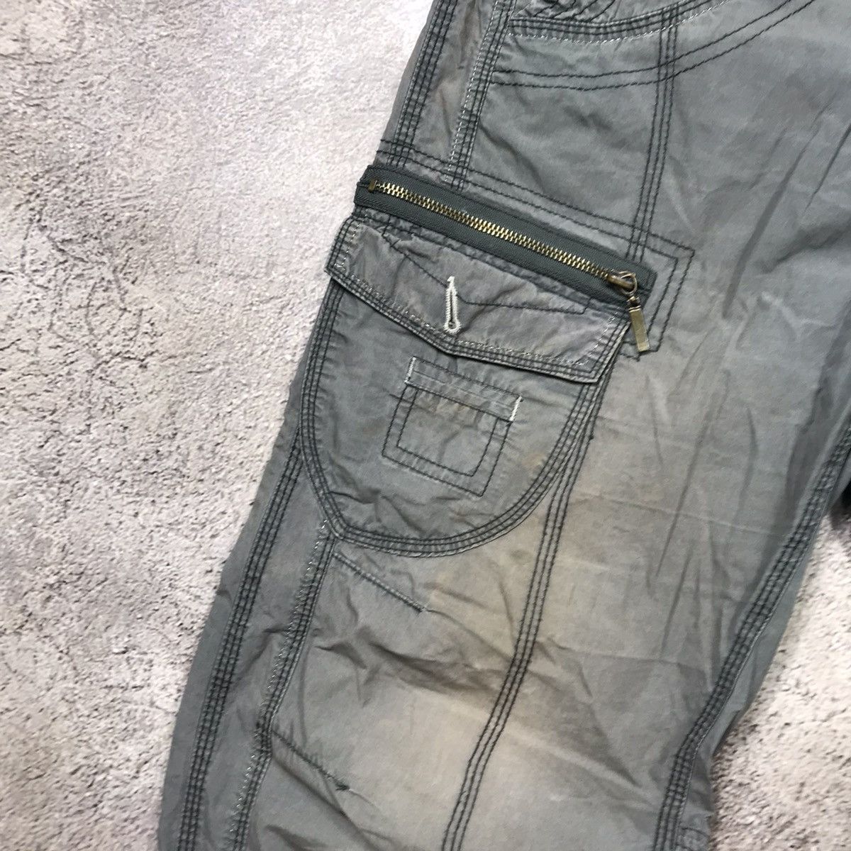 Vintage Vintage Y2K Baggy Cargo Pants Distressed Tactical Streetwear Size 32" / US 10 / IT 46 - 2 Thumbnail
