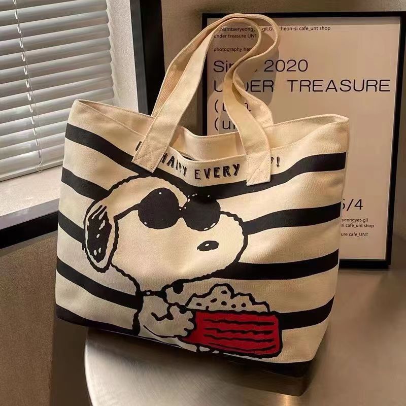 Japanese Brand Snoopy Cute Cartoon Tote Bag Size ONE SIZE - 4 Thumbnail