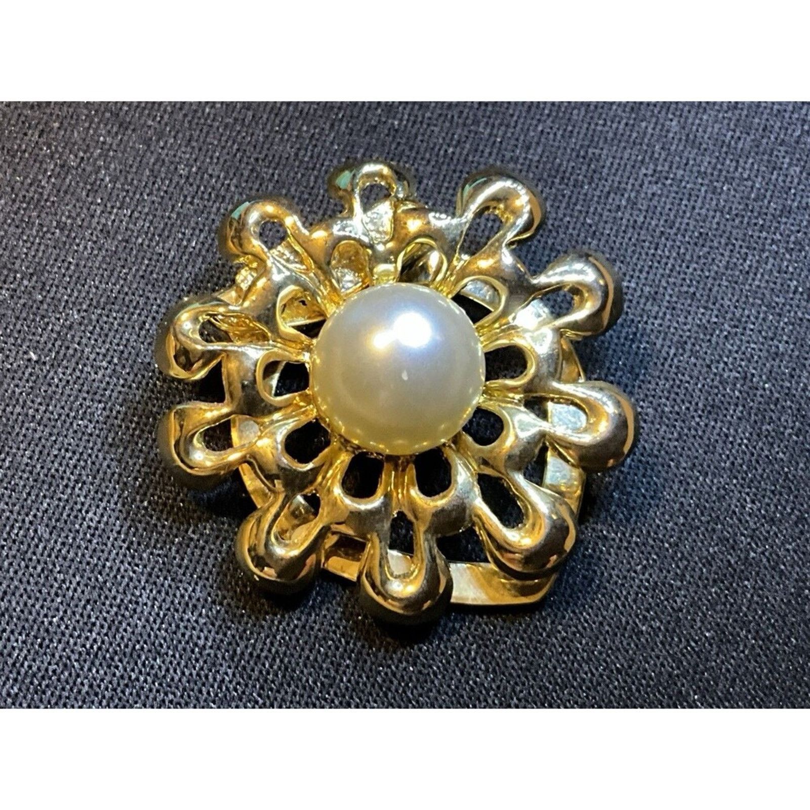 Other Gold Tone Faux Pearl Scarf Clip Size ONE SIZE - 1 Thumbnail
