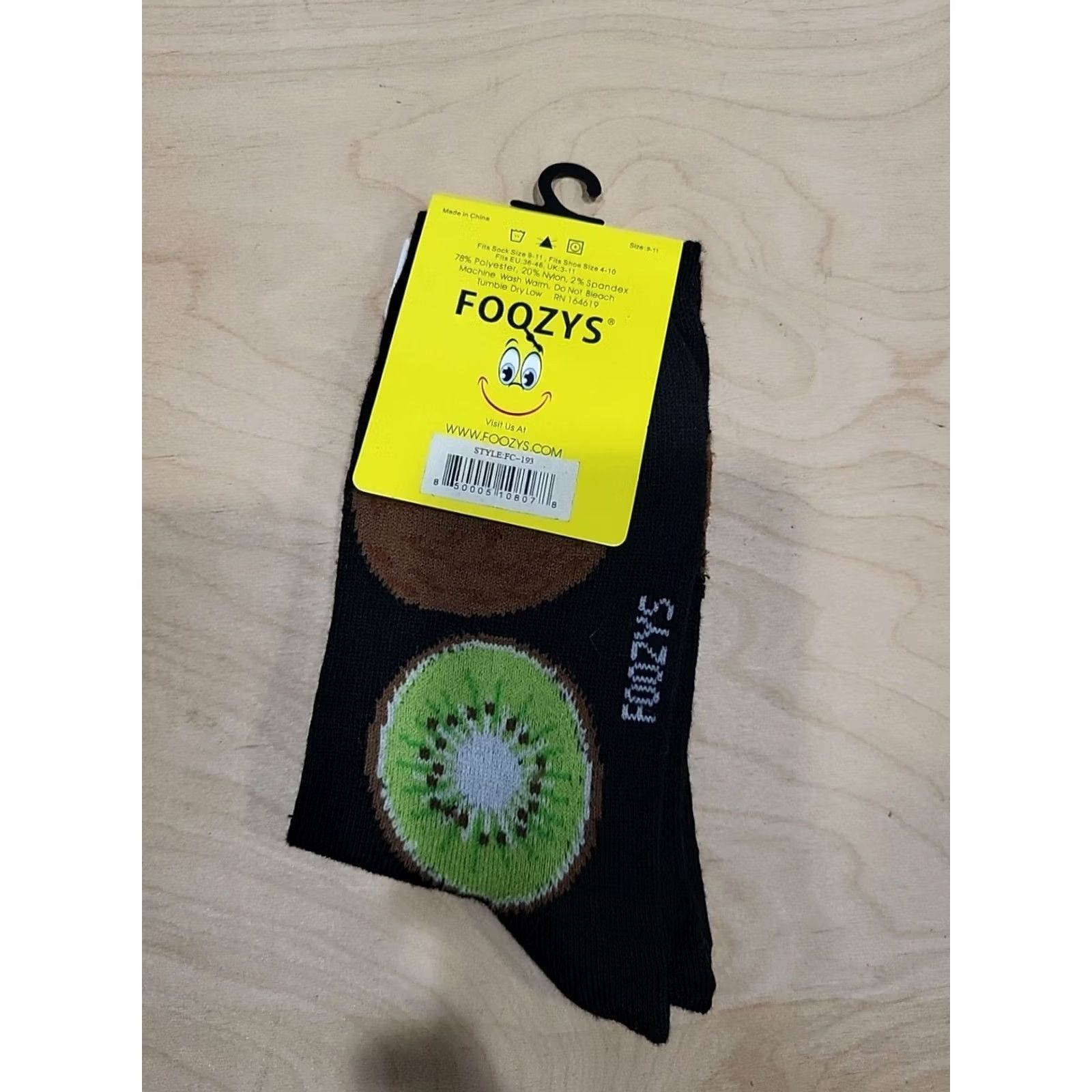 Vintage Foozys Socks Women's Kiwi Fruit Green Size 9-11 Foot Novelty Socks Women (4-10) - Fruit Theme, Size 9-11, Green, Foozys Socks Size ONE SIZE - 2 Thumbnail