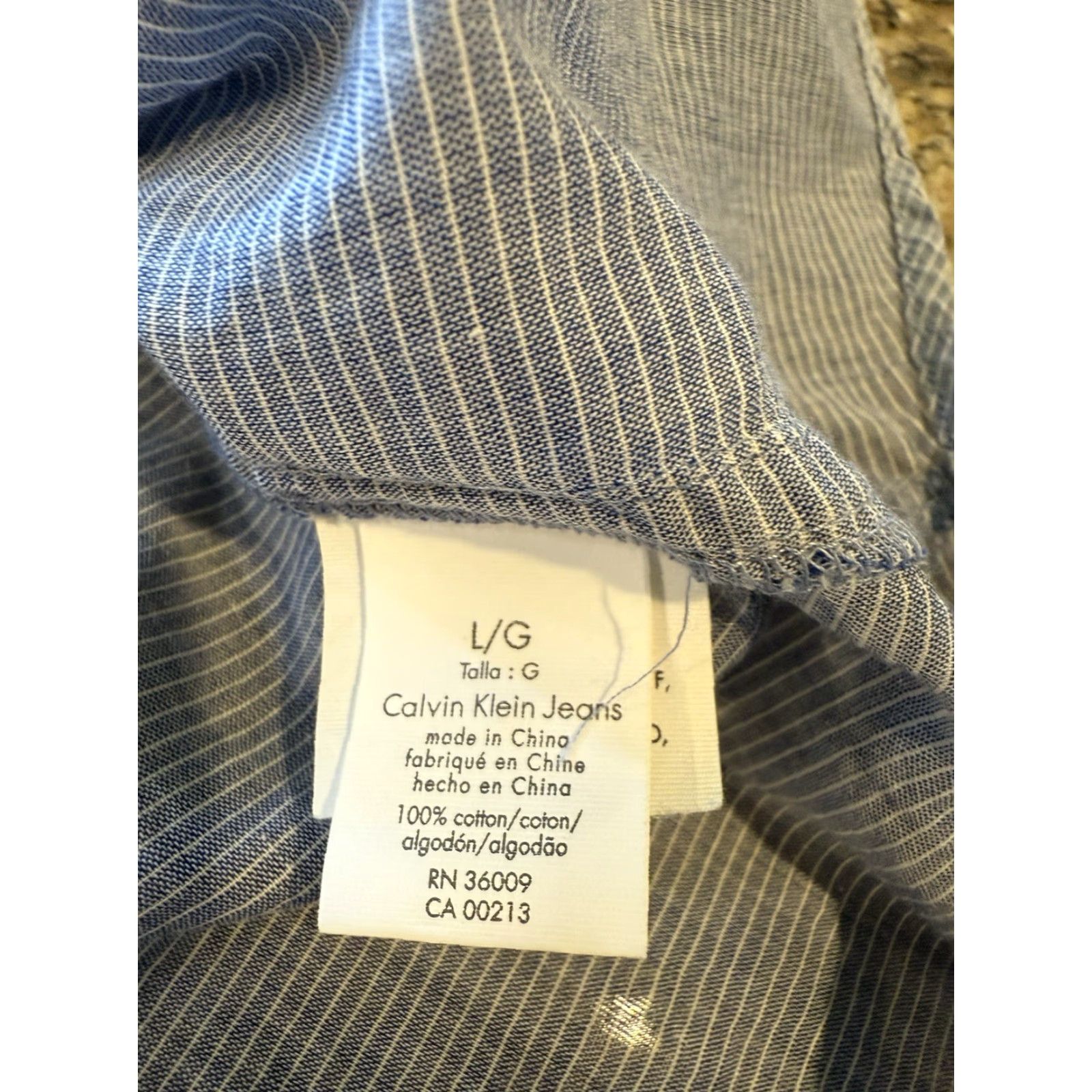 Calvin Klein Calvin Klein Blouse Women L Blue Pinstriped Long Sleeve Roll Tab Cotton Striped Jeans Shirt Large Womens Size L / US 10 / IT 46 - 3 Thumbnail