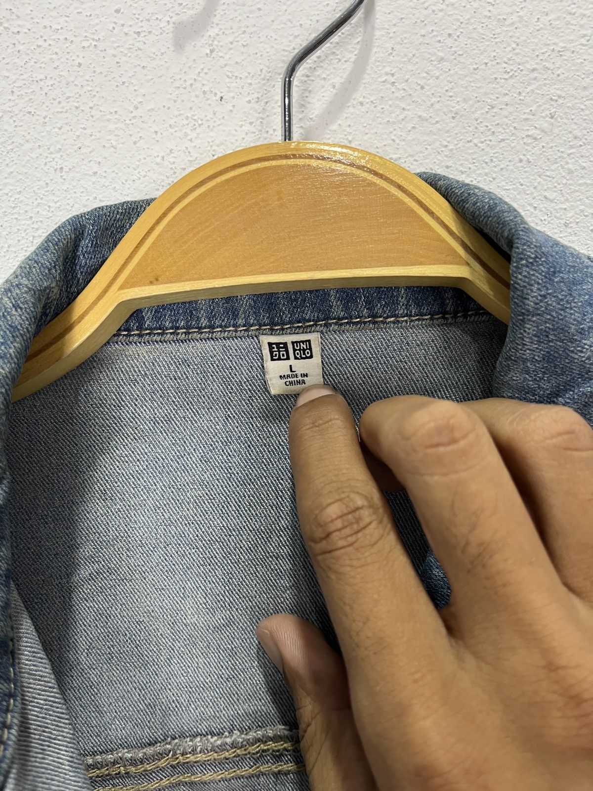 Uniqlo Uniqlo UJ Denim Trucker Jacket Size S / US 4 / IT 40 - 8 Thumbnail