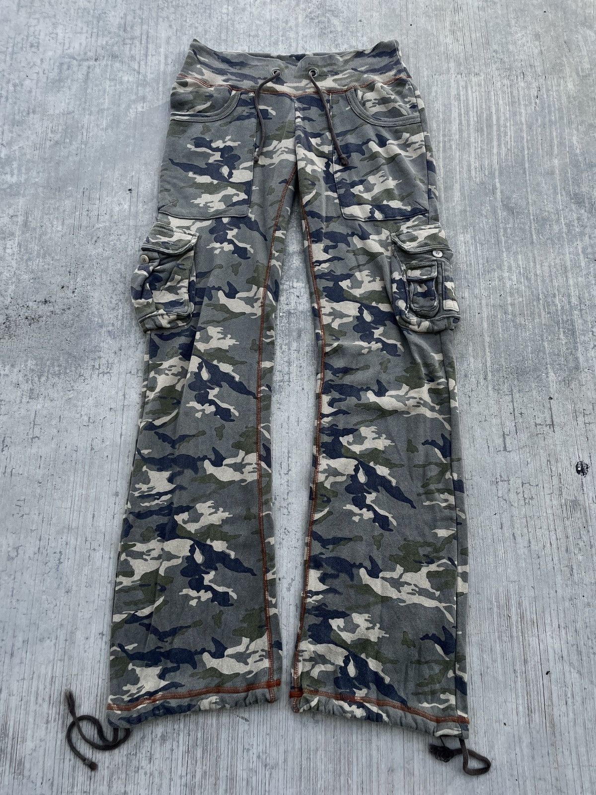 💥RARE💥2000s CAMO DRAWSTRING CARGO FLARE LIKE LGB GOA
