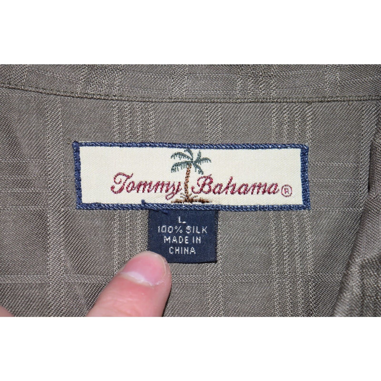 Tommy Bahama VINTAGE Tommy Bahama Shirt Mens L Hawaiian Silk Short Sleeve Ombre Palm Leaves 100% Silk Blue Tan White Gold Umbre Tropical Mens Size US L / EU 52-54 / 3 - 3 Thumbnail