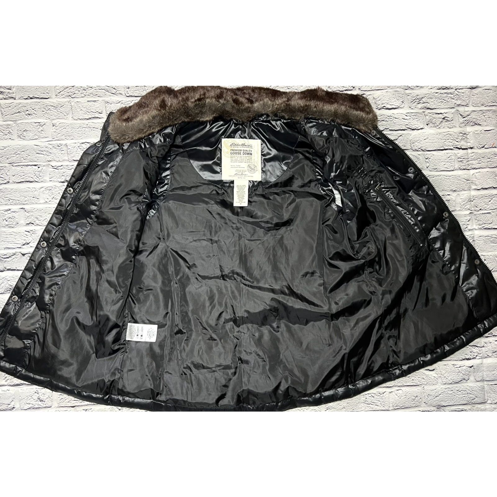 Eddie Bauer Eddie Bauer Women’s Vest Puffer Vest Black Down Faux Fur Collar M EXCELLENT Regular Sleeveless Zip Snap Size M / US 6-8 / IT 42-44 - 4 Thumbnail