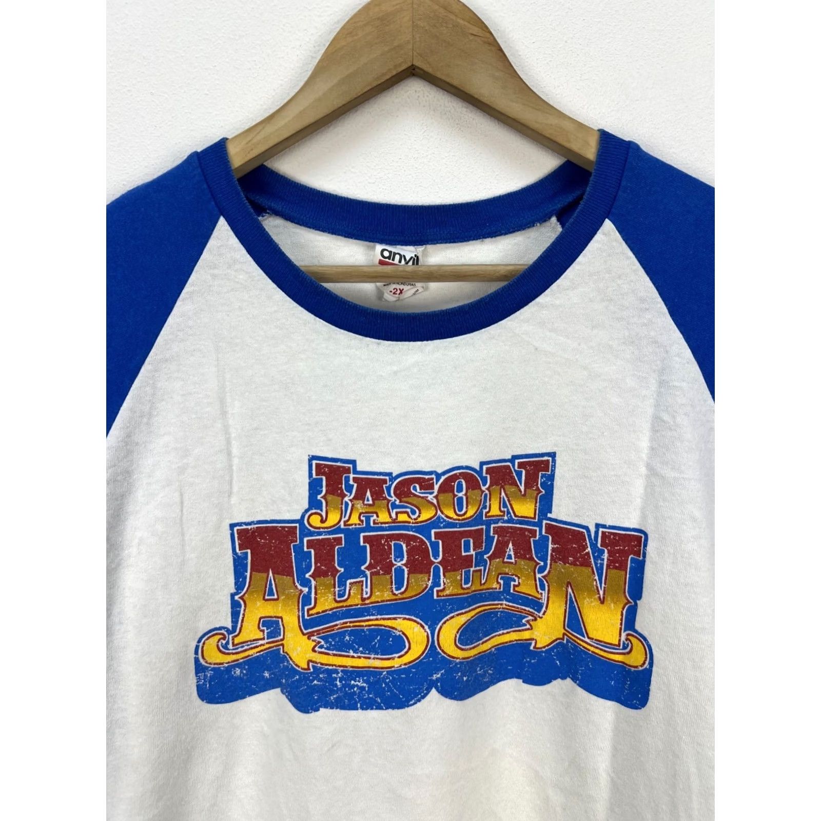 Anvil Jason Aldean Macon Music Vintage Tee T-Shirt Anvil 2XL Mens White/Blue Crew Neck 3/4 Sleeve Cotton T-Shirt Music Vintage 90s Mens Size US XXL / EU 58 / 5 - 3 Thumbnail