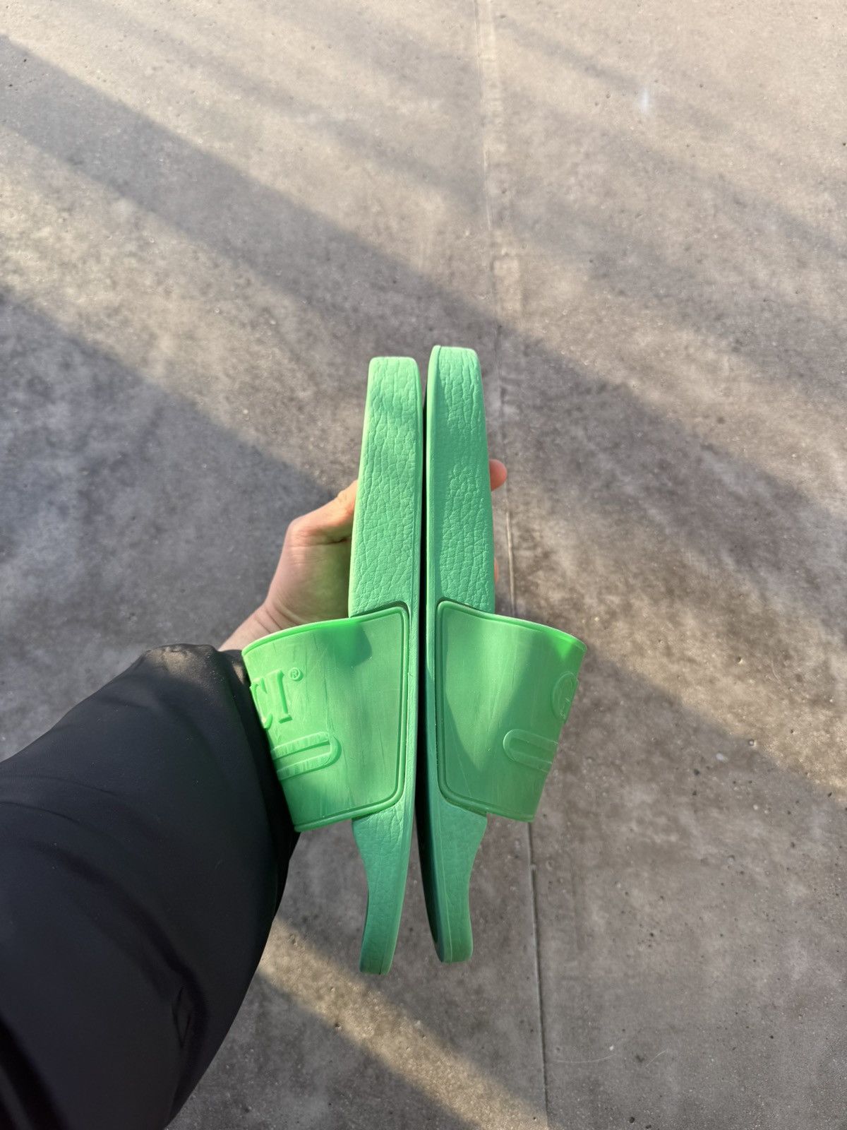 Gucci Gucci Flip Flops Slides Slip on Designer Swimming hype Size US 10.5 / EU 43-44 - 6 Thumbnail