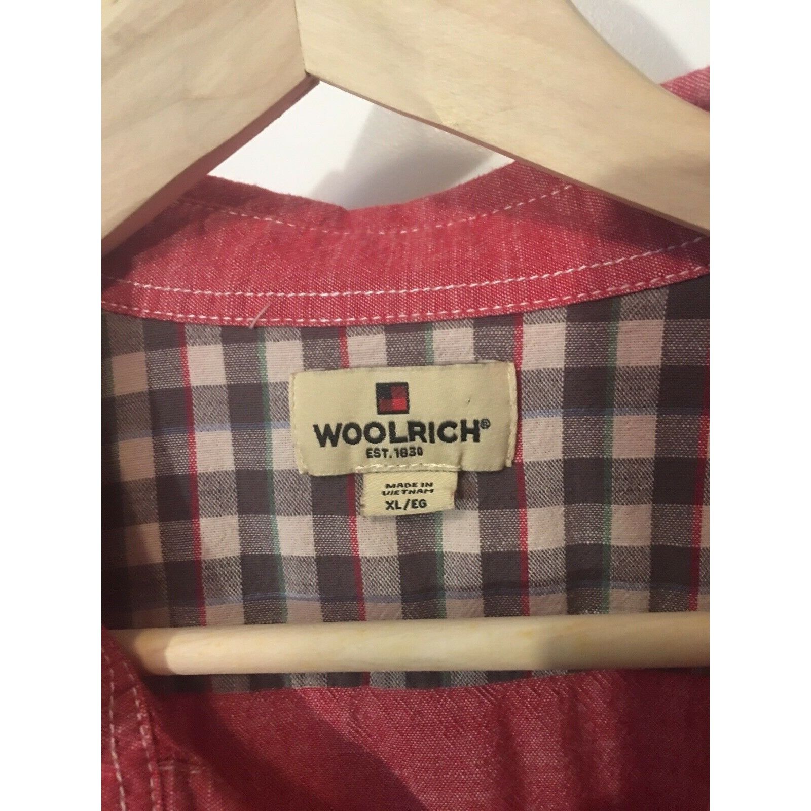 Woolrich Woolen Mills WOOLRICH Button Shirt ~ Men XL Red Short Sleeve Chambray Cot Size US XL / EU 56 / 4 - 2 Thumbnail