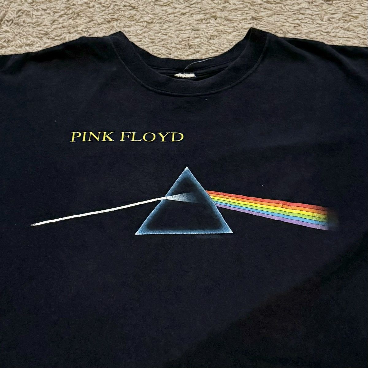 Band Tees VINTAGE LATE 90s PINK FLOYD DARK SIDE OF THE MOON TEE! Size US XL / EU 56 / 4 - 3 Thumbnail