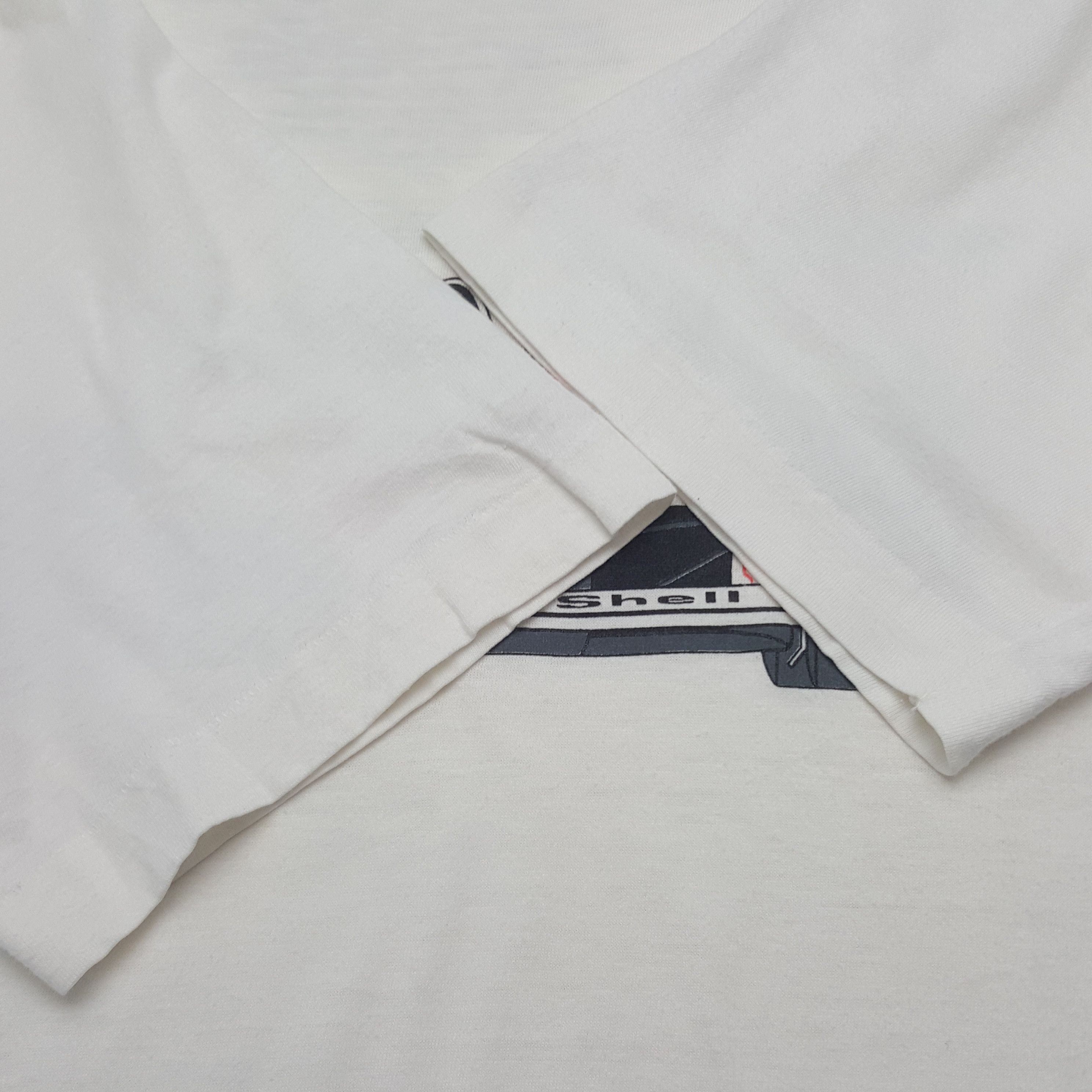Vintage Vintage Powered by Honda x Marlboro Racing Tshirt Size US L / EU 52-54 / 3 - 6 Thumbnail