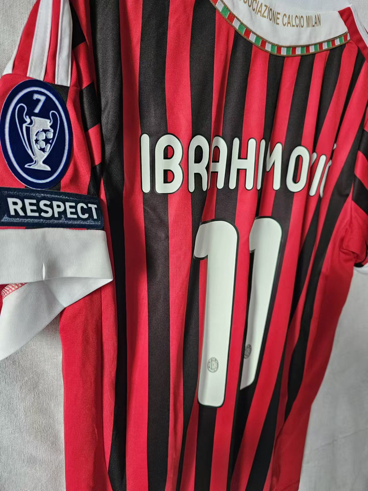 Other 2011 2012 AC Milan #11 Ibrahimović Jersey Home Size US L / EU 52-54 / 3 - 4 Thumbnail