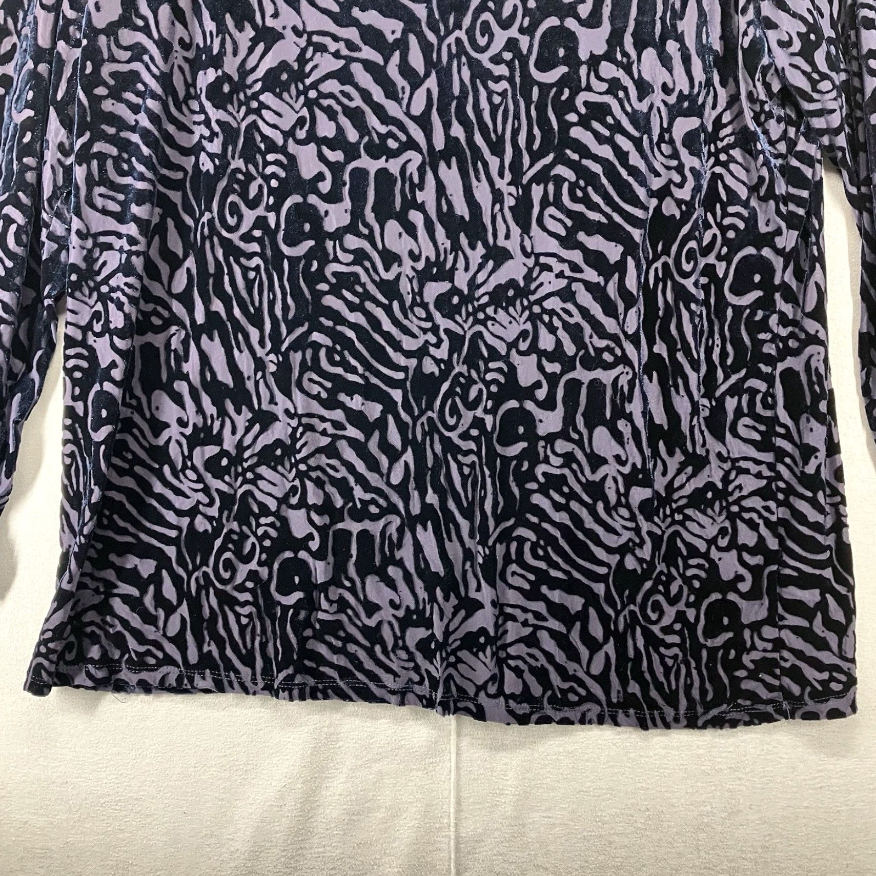 Vintage HANNAH Women's Black Velvet Deep Purple Top XL Tunic Blouse Long Sleeve Round Neck Fairy Gothic Casual Size XL / US 12-14 / IT 48-50 - 5 Thumbnail