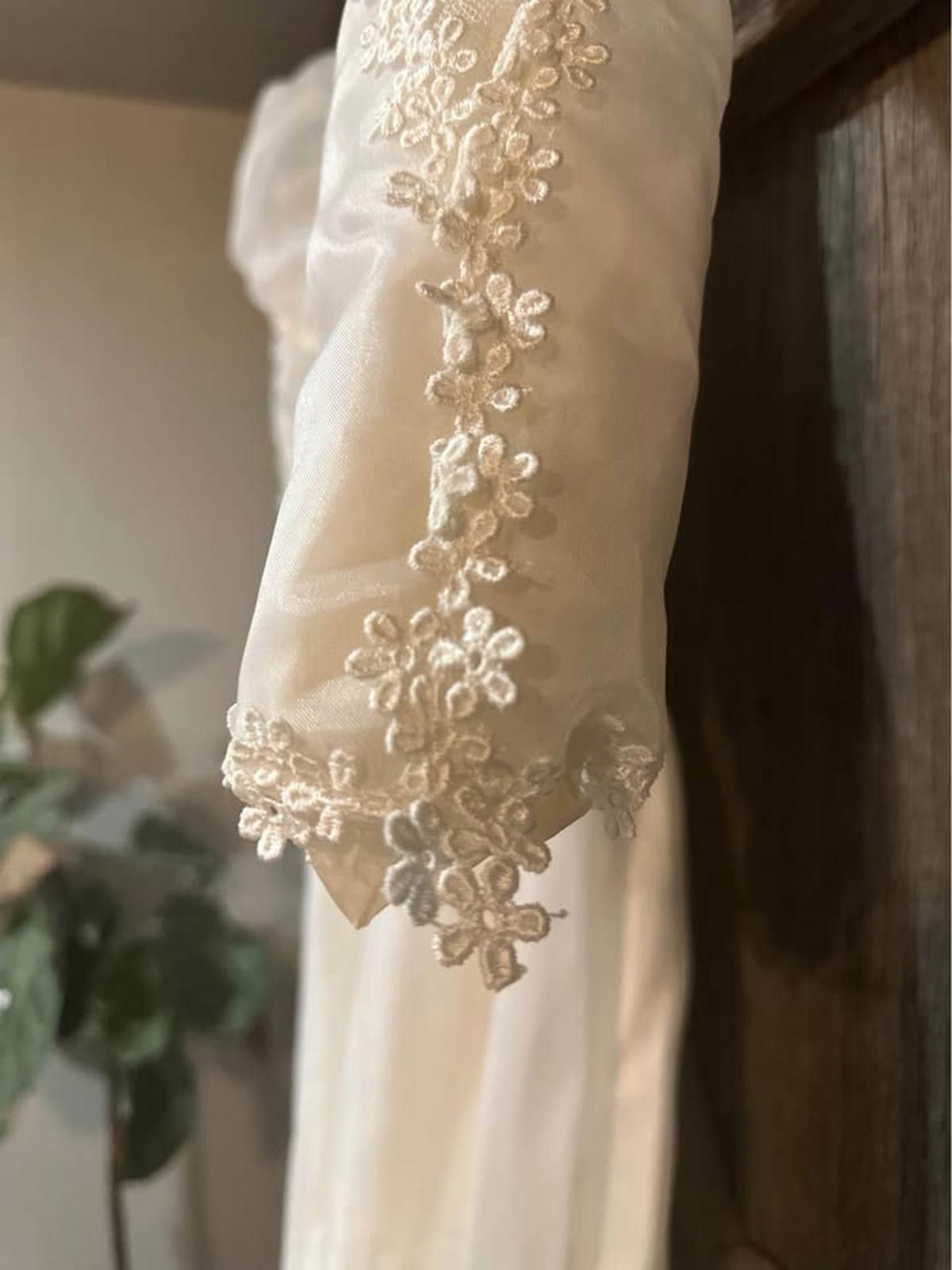 Unknown London Vintage White Long Sleeve Wedding Dress with Lace Details Size M / US 6-8 / IT 42-44 - 5 Thumbnail