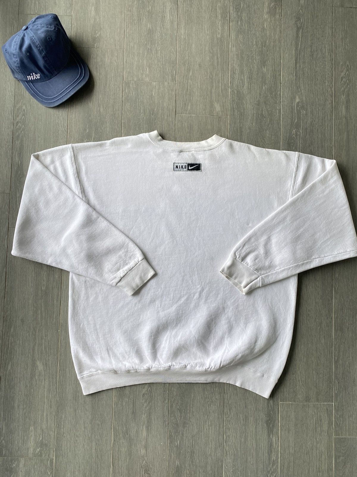Nike × Vintage Vintage 90’s Nike Spell Out Embroidered Crewneck Sweatshirt Size US L / EU 52-54 / 3 - 3 Thumbnail