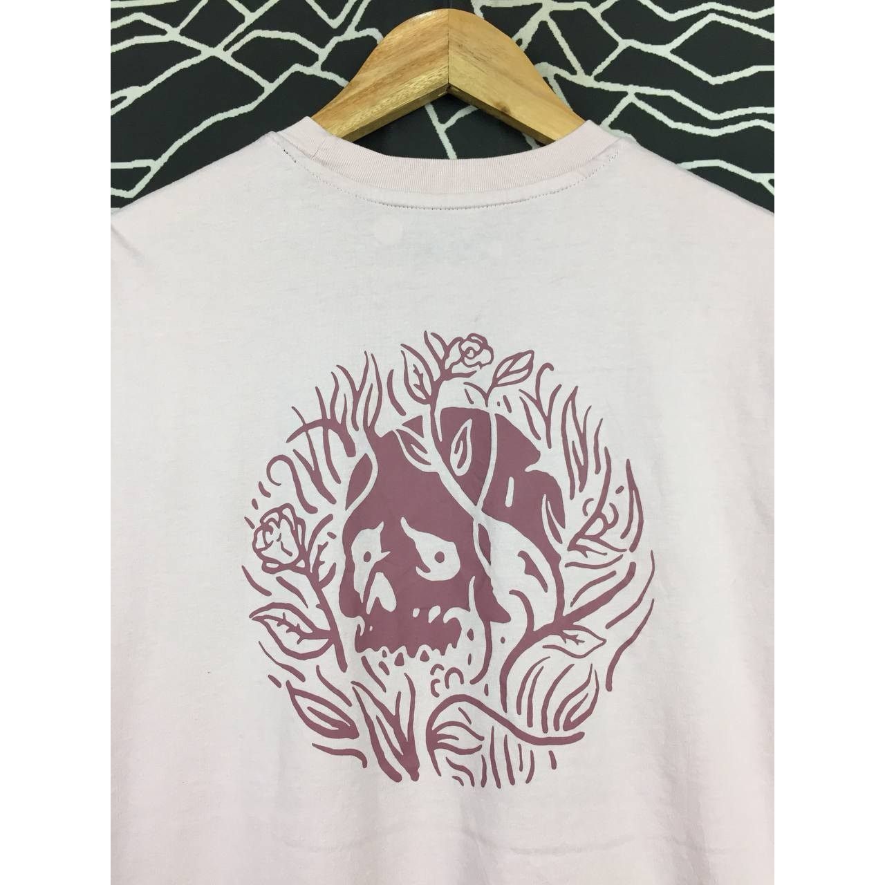 Airwalk Airwalk Skull Floral Graphic Skate Streetwear Tee Size US S / EU 44-46 / 1 - 3 Thumbnail