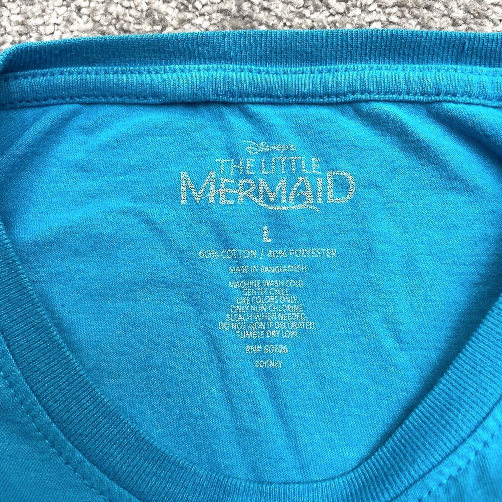Disney Disney The Little Mermaid Graphic T-Shirt Womens Large Blue Crew Neck Size L / US 10 / IT 46 - 6 Thumbnail