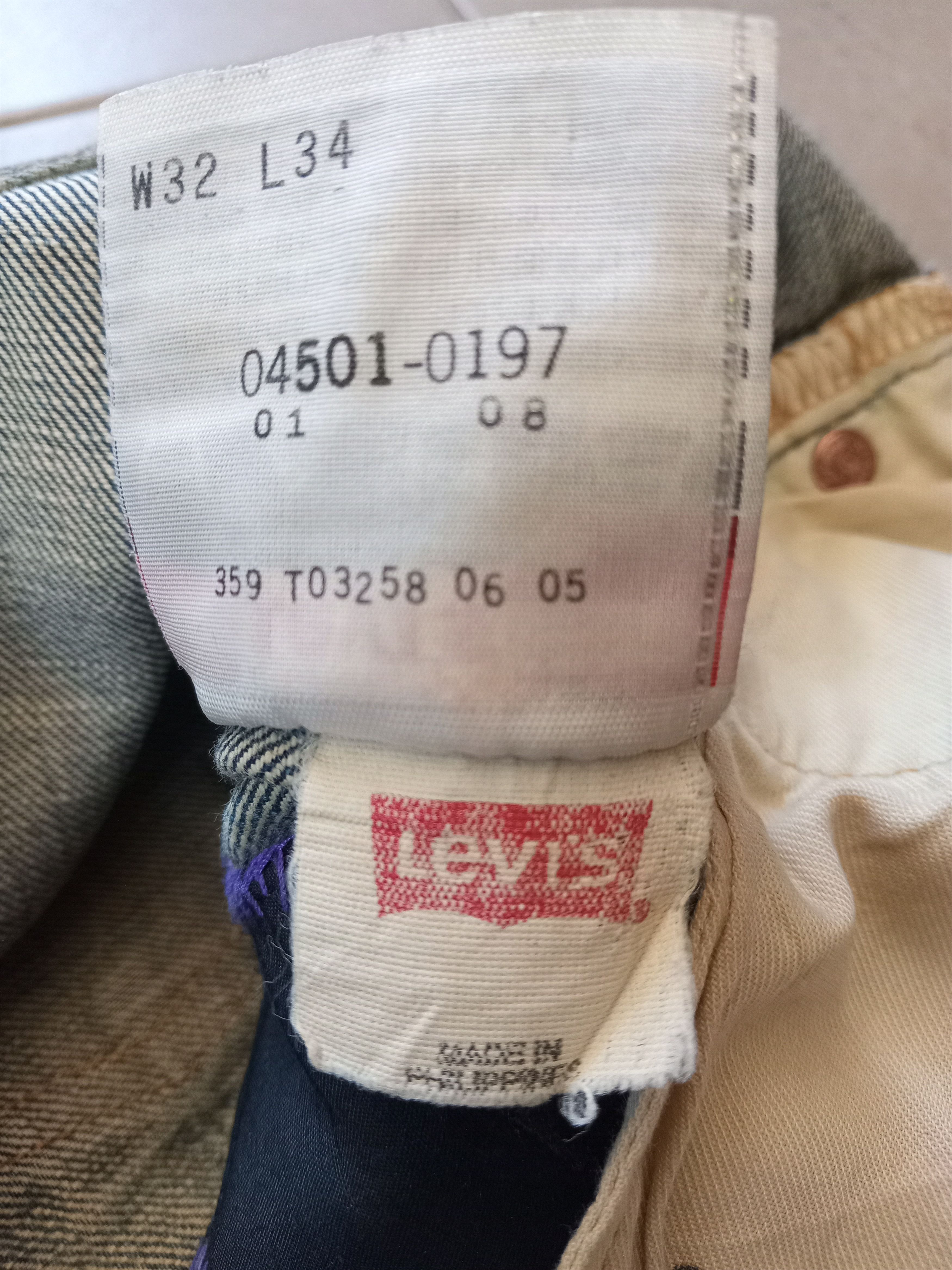 Levi's × Vintage Vintage Levi's 501 Distressed Jeans Size US 33 - 13 Thumbnail