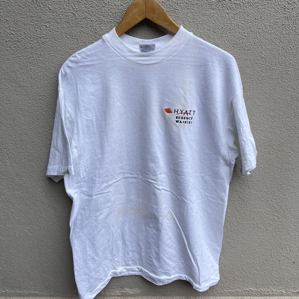 Vintage Vintage 90s HYATT Regency waikiki hawaii hotel graphic tee Size US L / EU 52-54 / 3 - 2 Thumbnail