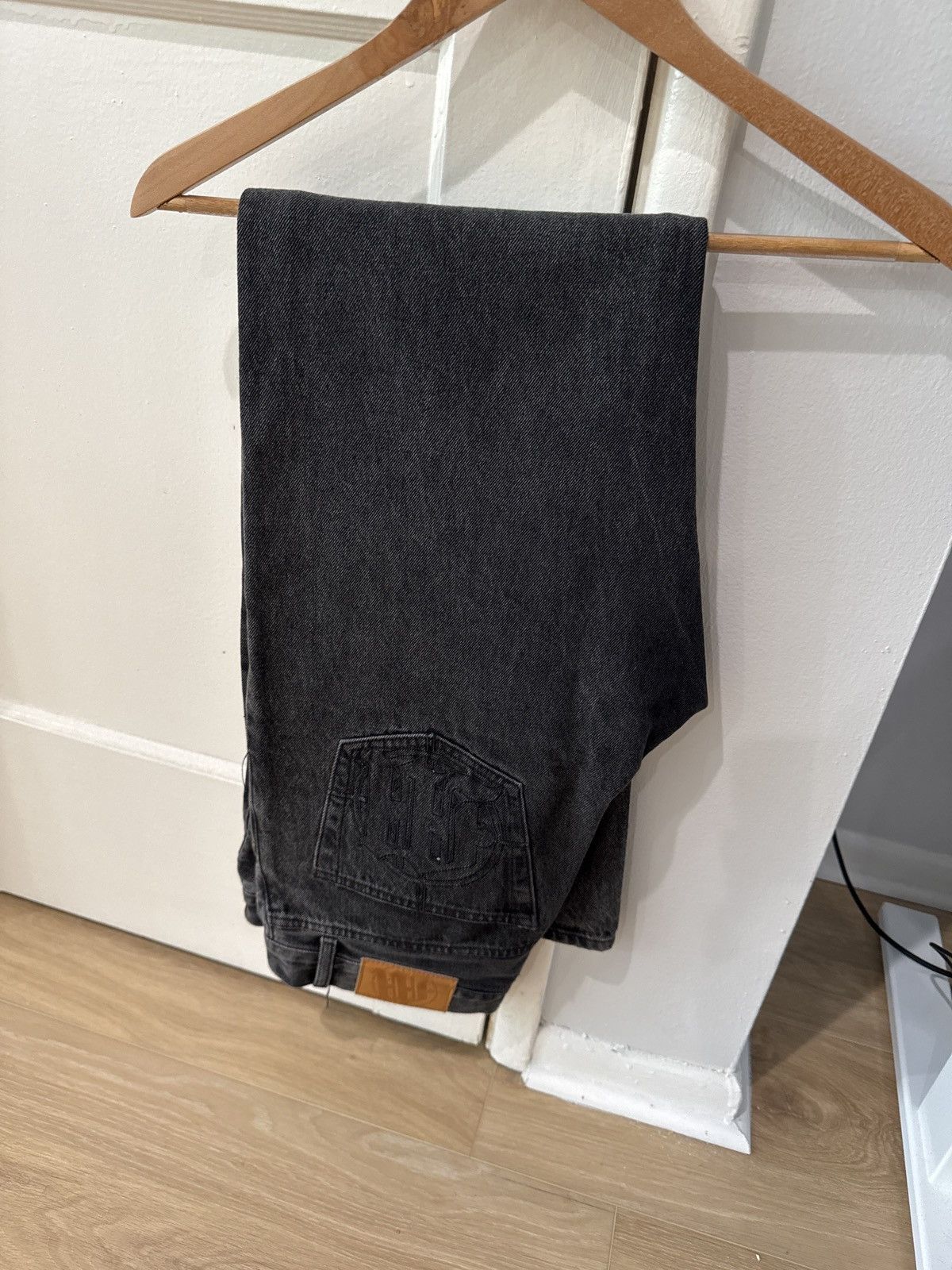 Menace Embossed Target Logo Denim Pants Faded Black size 30 Size US 30 / EU 46 - 3 Thumbnail