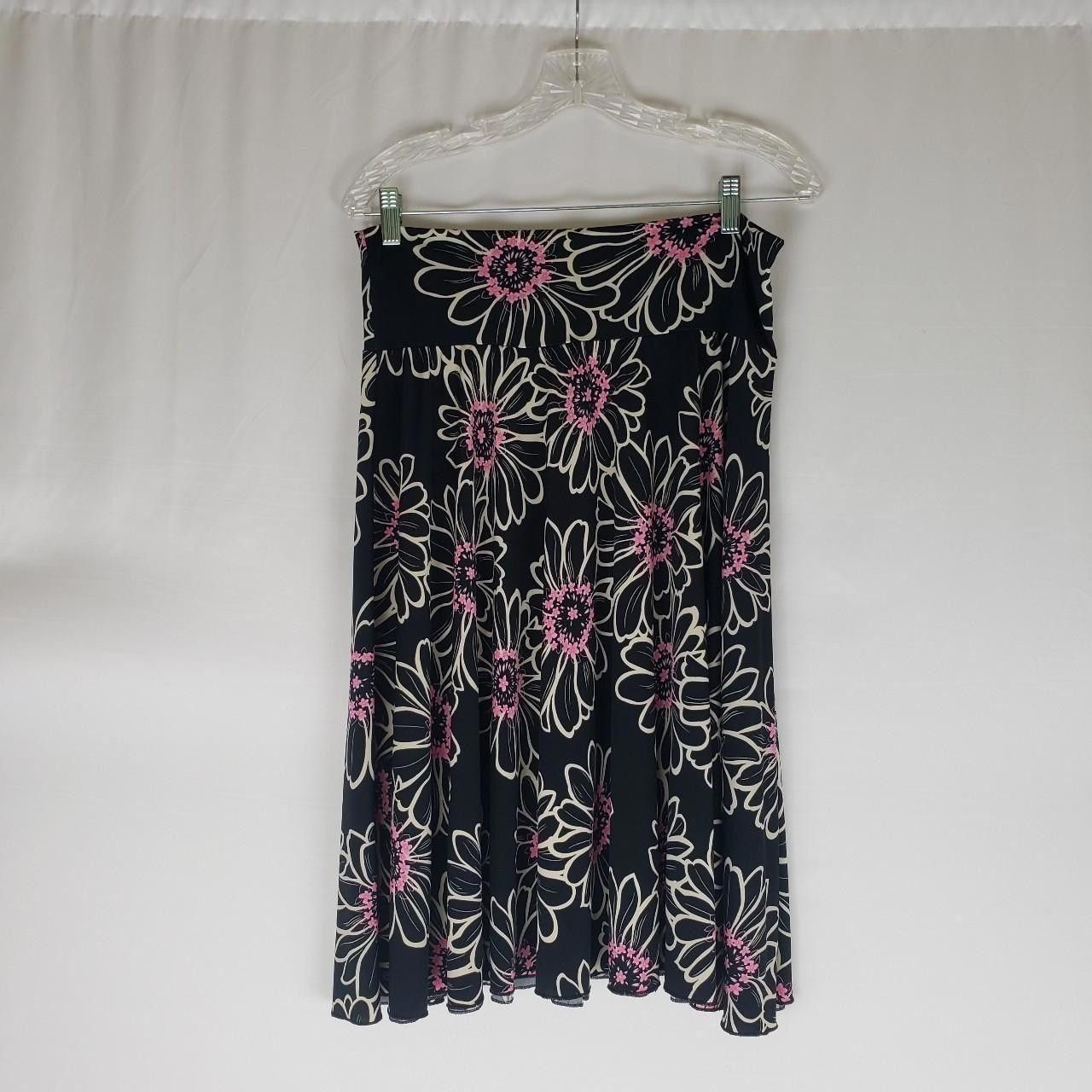 Designer LILY Large Black, White, and Hot Pink accent flowers Size 36" / US 14 / IT 50 - 4 Thumbnail