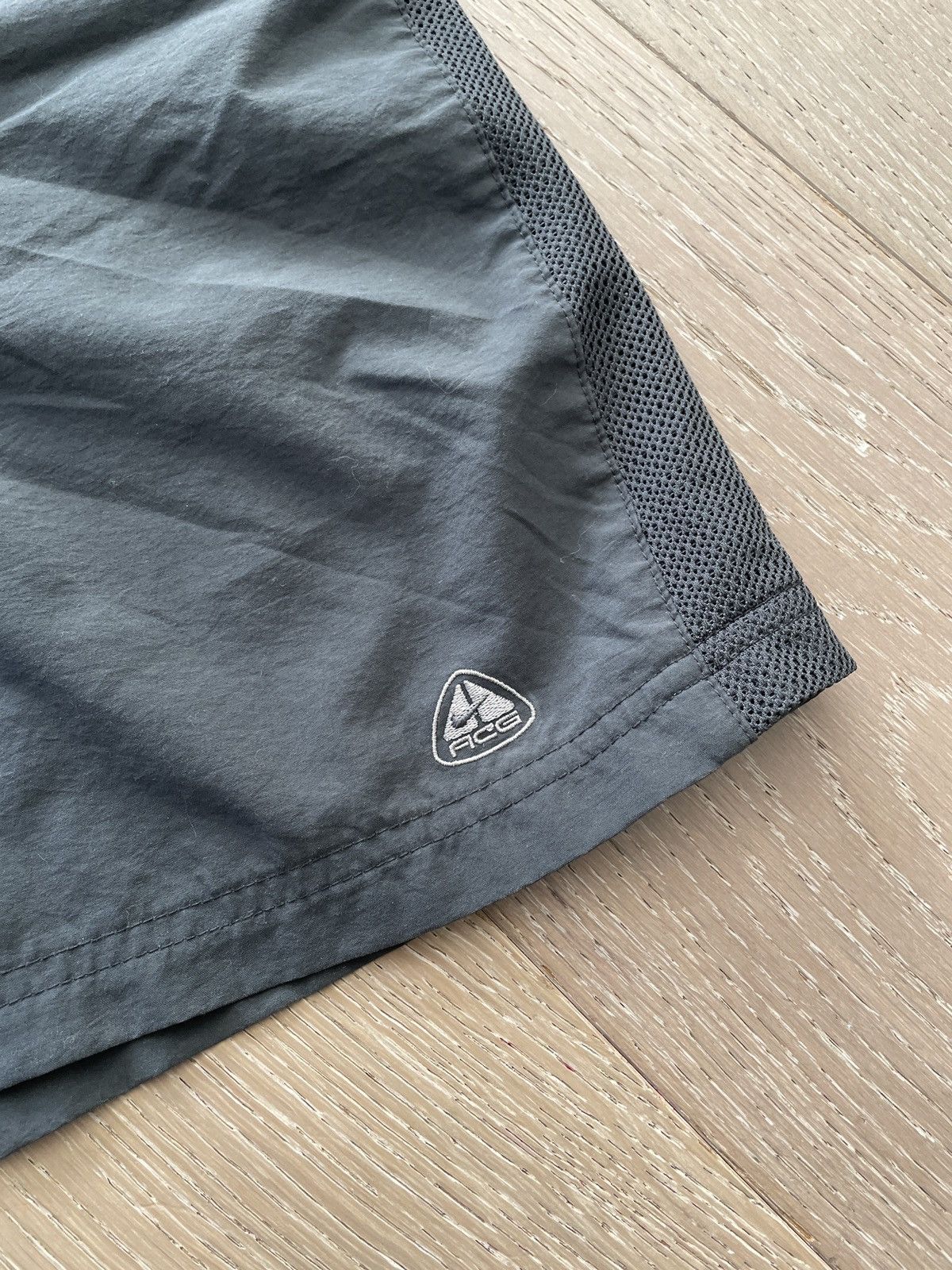 Nike × Vintage Vintage Nike ACG Tech Shorts Size US 32 / EU 48 - 2 Thumbnail