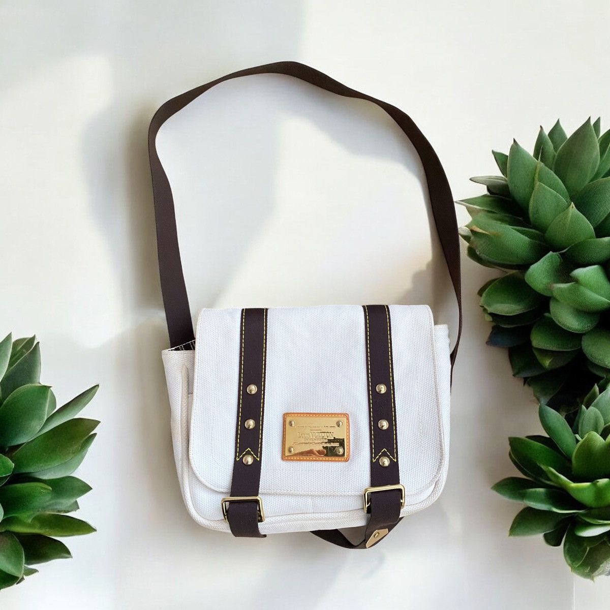 Louis Vuitton Louis Vuitton Bag Size ONE SIZE - 1 Thumbnail