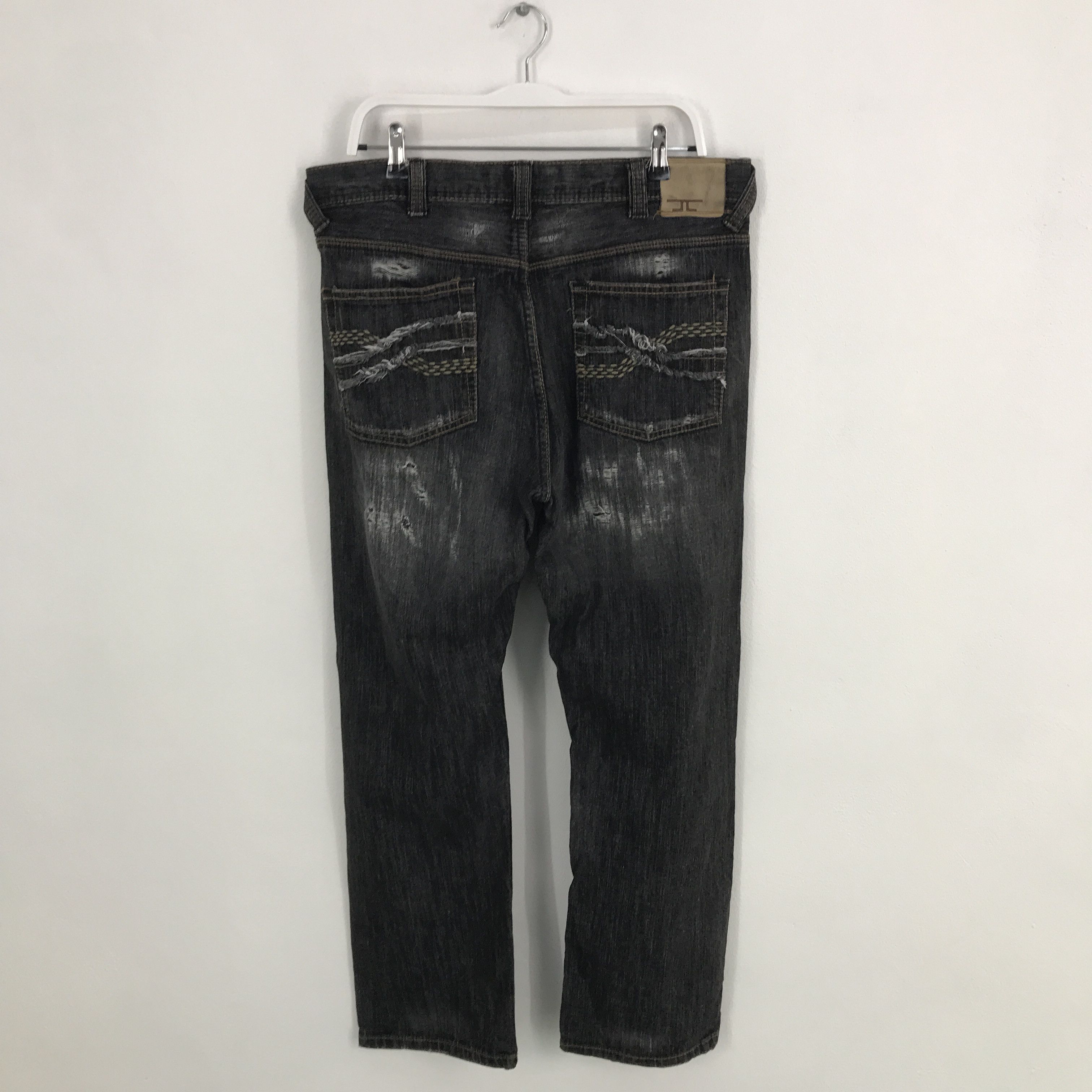 Japanese Brand Rare Japan black denim distressed jeans style Size US 36 / EU 52 - 5 Thumbnail