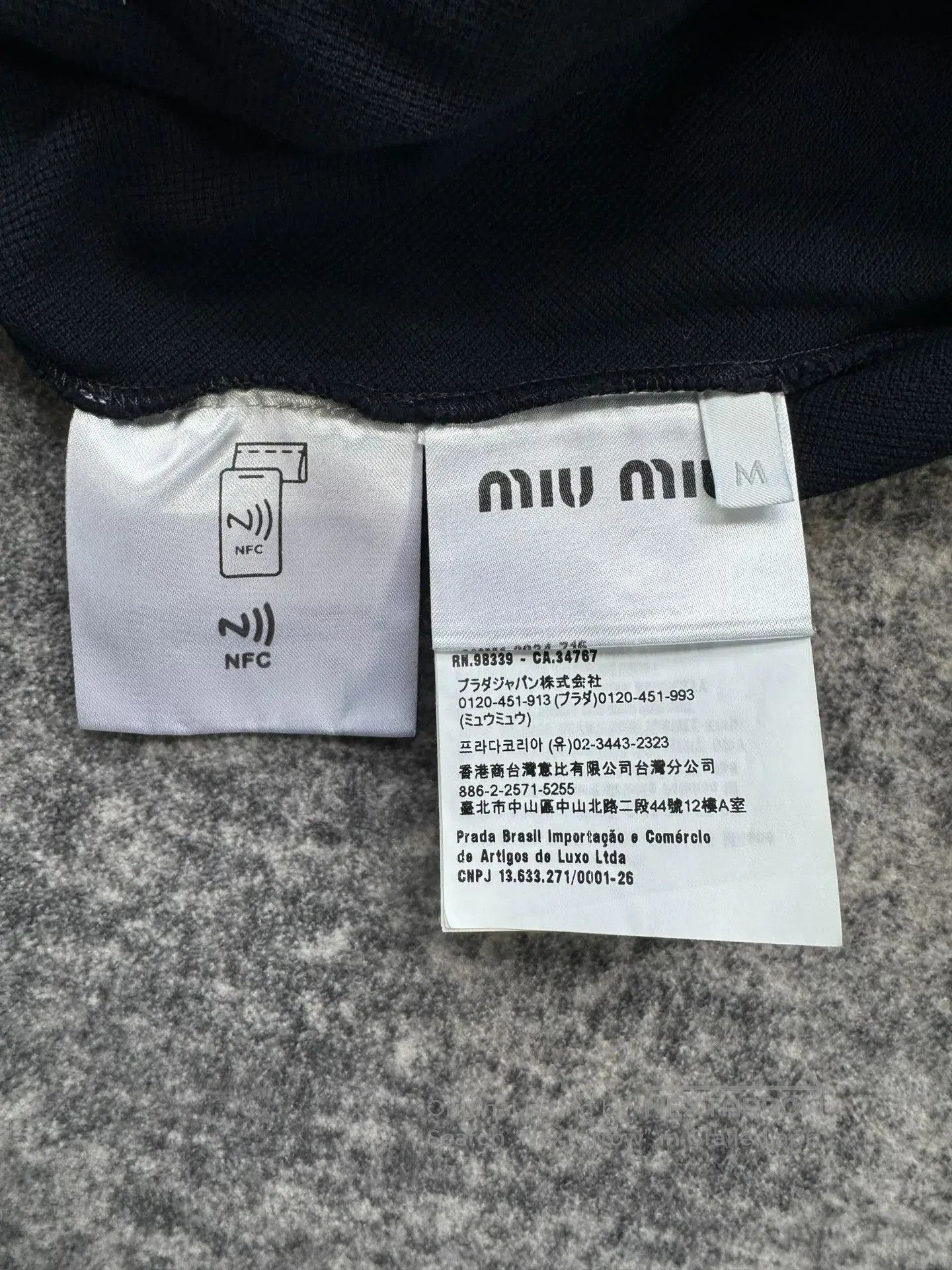 Miu Miu Miu Miu Embroidered Navy Blue Short Sleeve Polo. Size US M / EU 48-50 / 2 - 5 Thumbnail