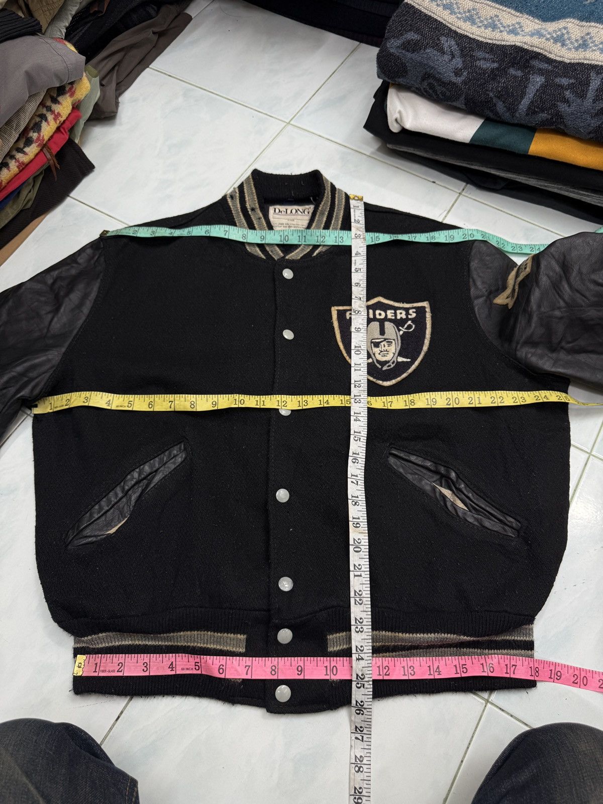 NFL 🔥🔥🔥ARCHIVE VINTAGE NFL LAS VEGAS RIDERS VARSITY JACKET Size US M / EU 48-50 / 2 - 19 Thumbnail