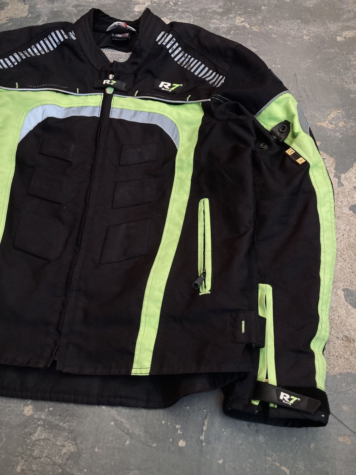 Other R7 Racing Jacket w/ Removable Safety Pads & Inner Liner Size US L / EU 52-54 / 3 - 4 Thumbnail