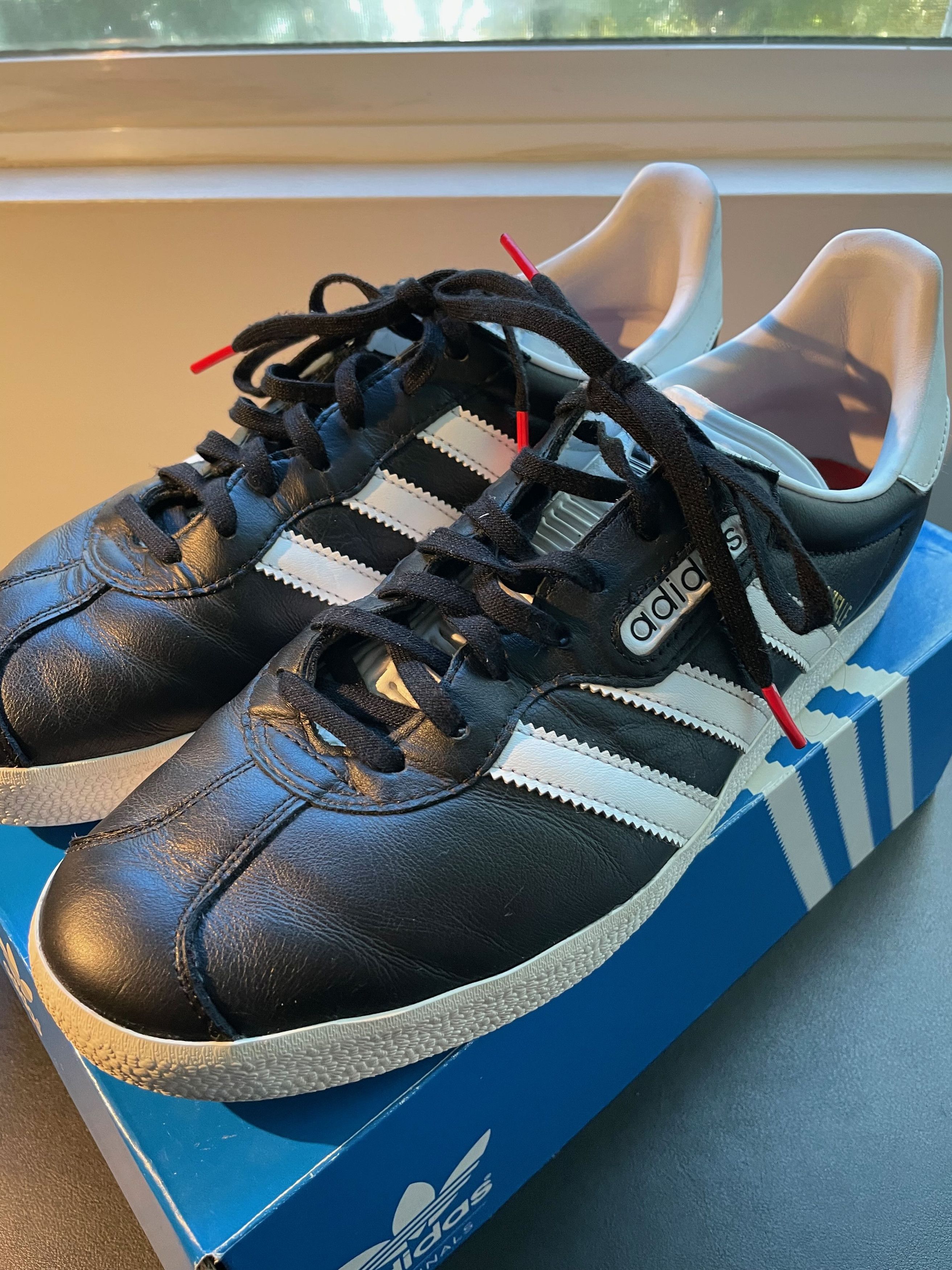Adidas Gazelle Super Essential Size US 10 / EU 43 - 1 Thumbnail