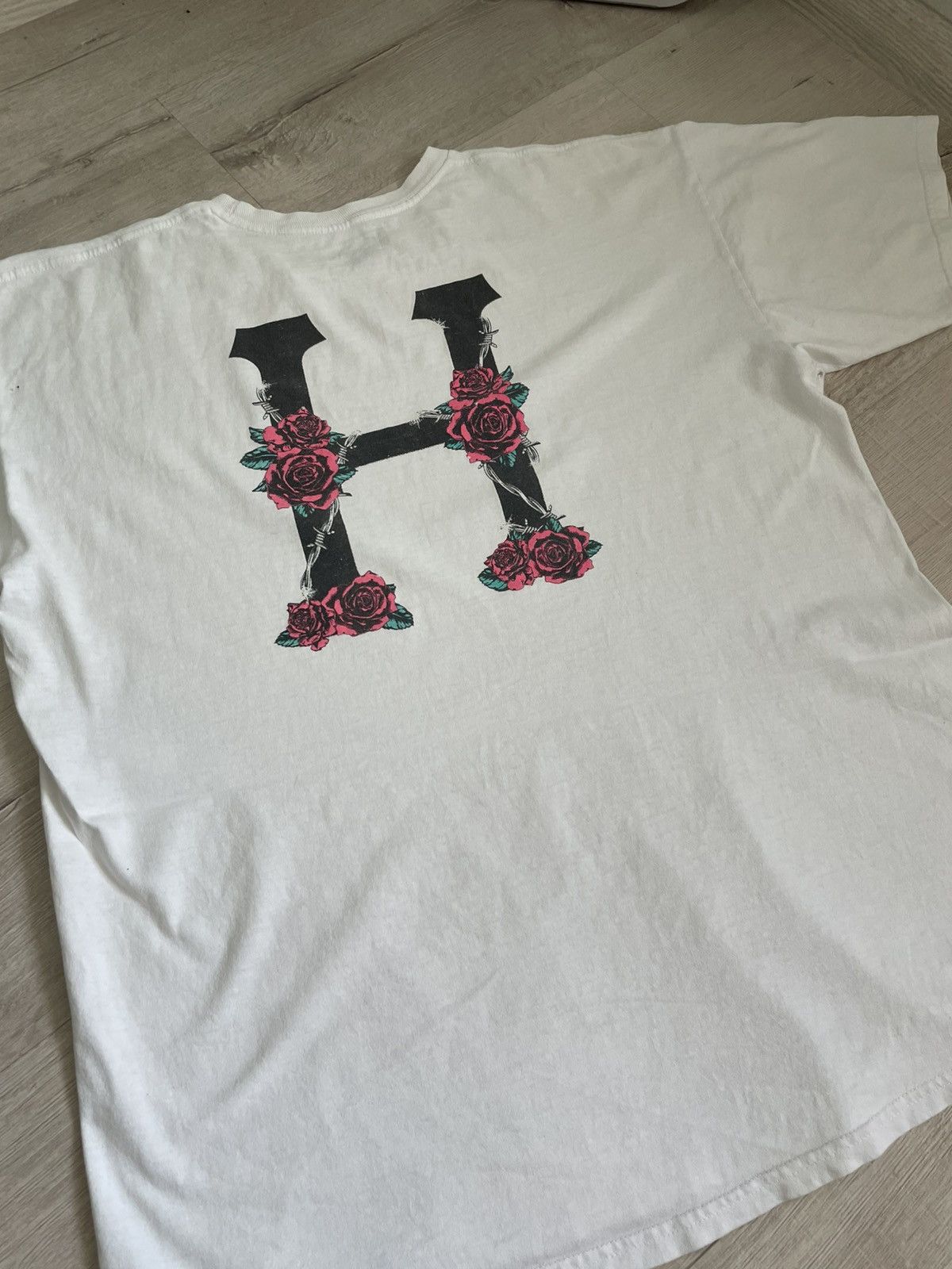 Huf Vintage Rare Huf Skate Co T-shirt Big H Logo with rose Sk8 Size US XL / EU 56 / 4 - 4 Thumbnail
