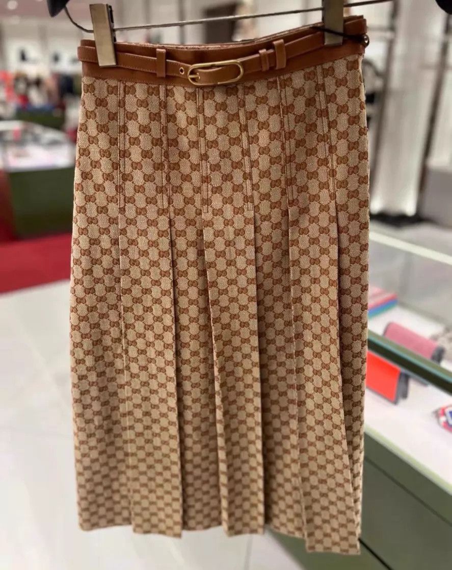 Gucci Gucci All Over GG Logo Skirt 38z Size 26" / US 2 / IT 38 - 1 Thumbnail