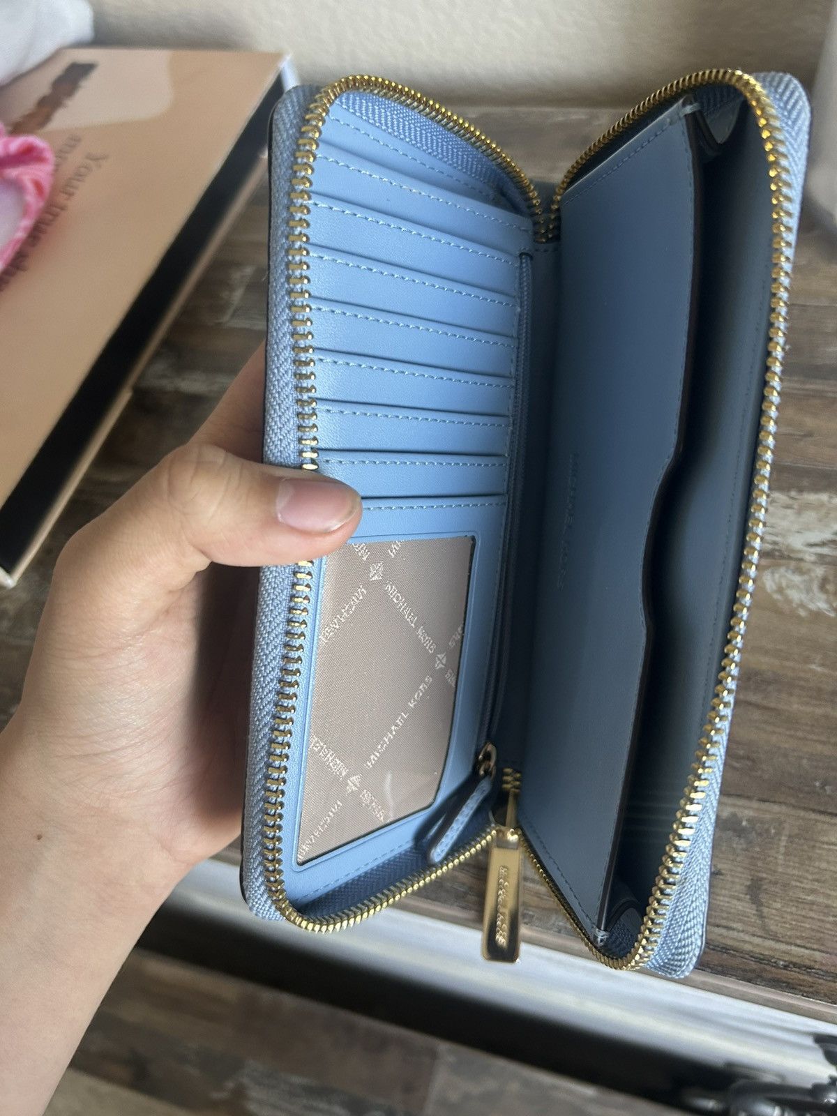 Michael Kors Micahel kors bag comes with matching wallet Size ONE SIZE - 7 Thumbnail