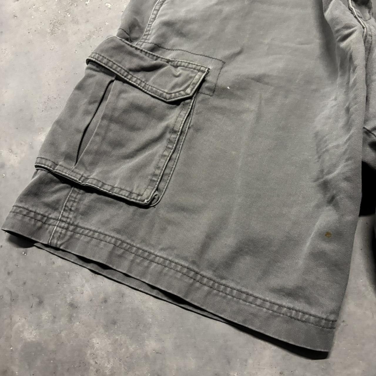 Japanese Brand × Vintage Crazy Vintage Y2K/2000s Baggy Grey Streetwear Skater Style Cargo Shorts! Size US 38 / EU 54 - 3 Thumbnail