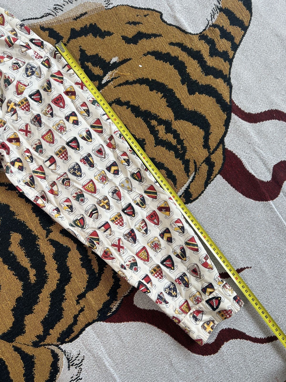 Tommy Hilfiger × Vintage Tommy Hilfiger vintage 90s cream & multi-coloured shirt Size US XXL / EU 58 / 5 - 10 Thumbnail