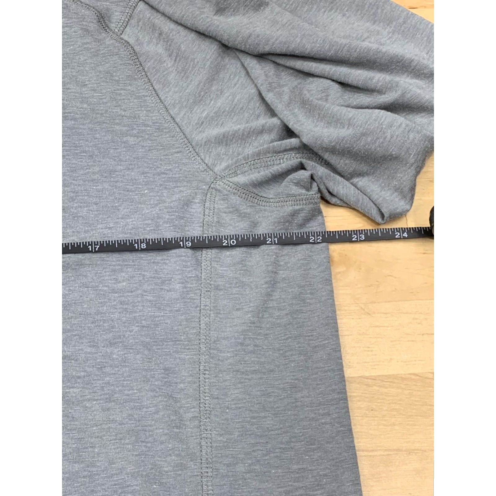 TravisMathew Travis Mathew 1/4 Zip Pullover Sweater L Gray Golf Lightweight Stretch #5895 Size US L / EU 52-54 / 3 - 7 Thumbnail