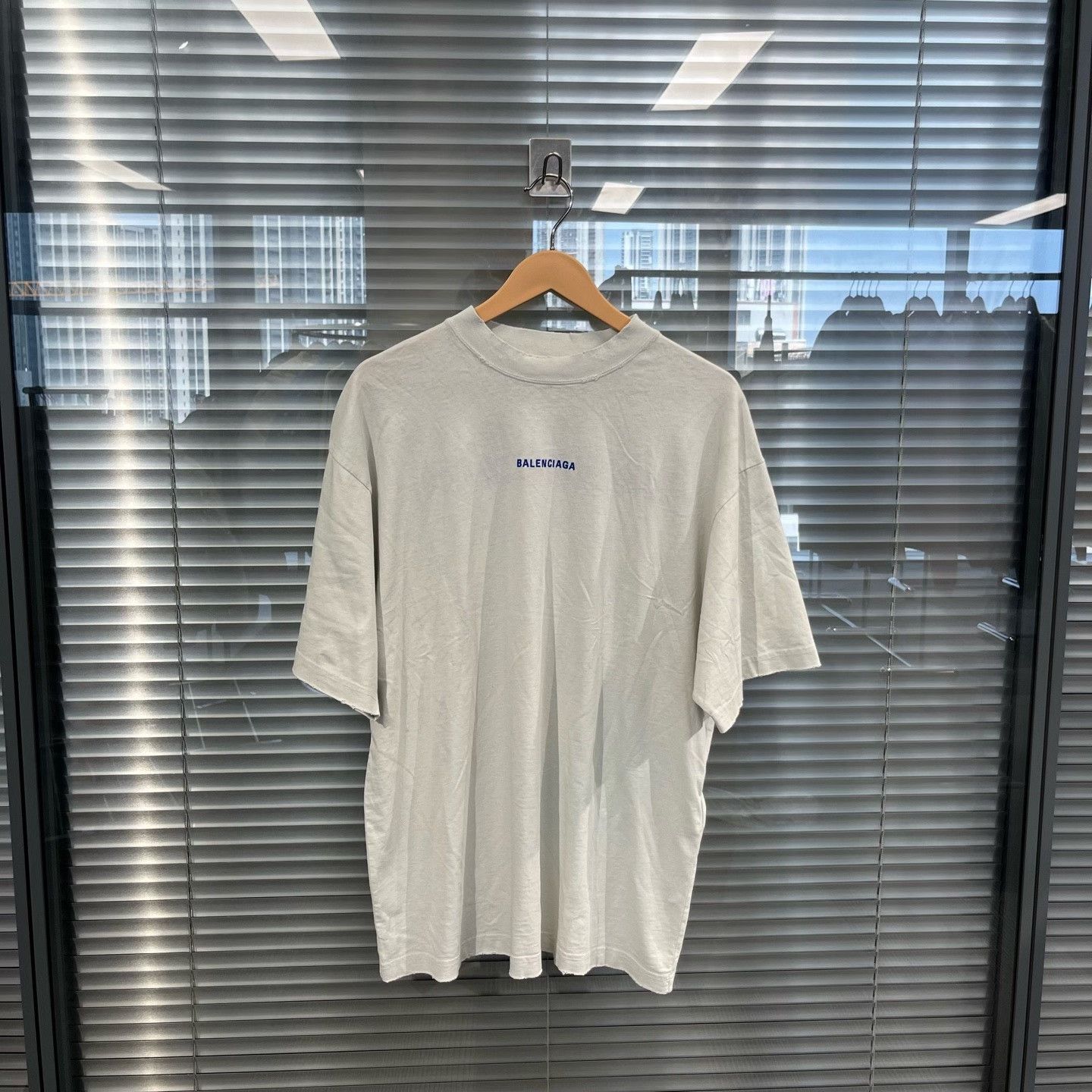 Balenciaga Balenciaga 2025 Embroidered Logo T-Shirt Beige Size US XS / EU 42 / 0 - 2 Thumbnail