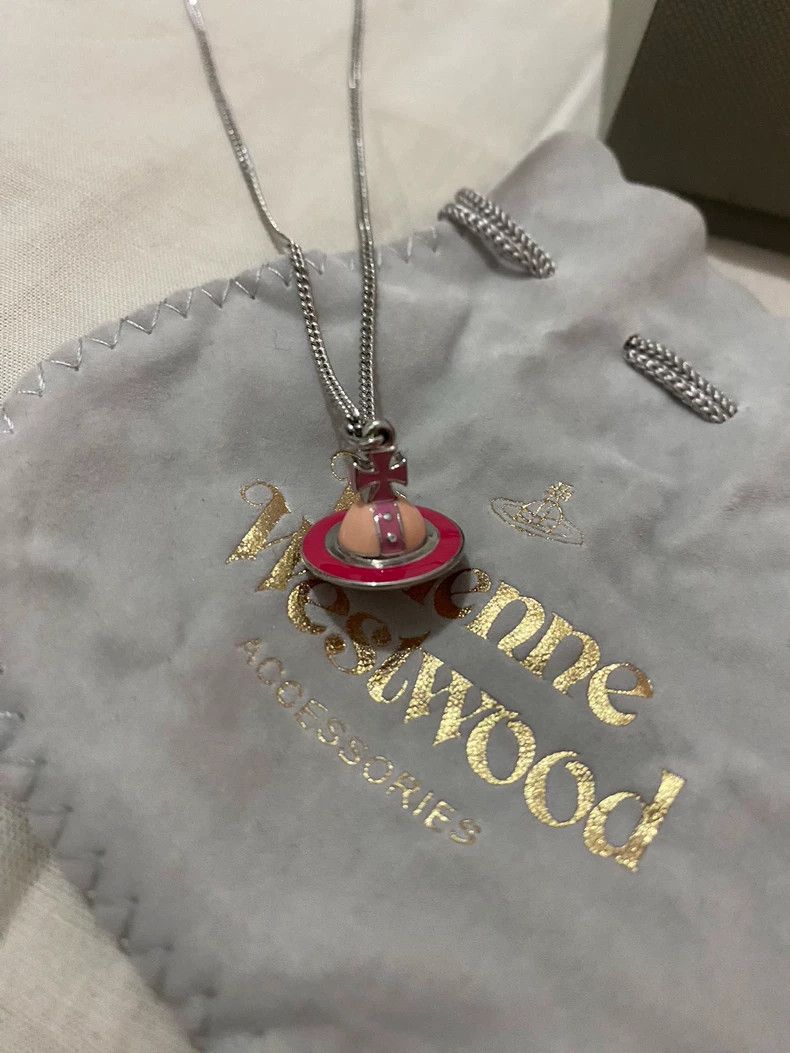 Vivienne Westwood Vivienne Westwood Pink Orb Enamel Necklace - dmc Size ONE SIZE - 1 Thumbnail