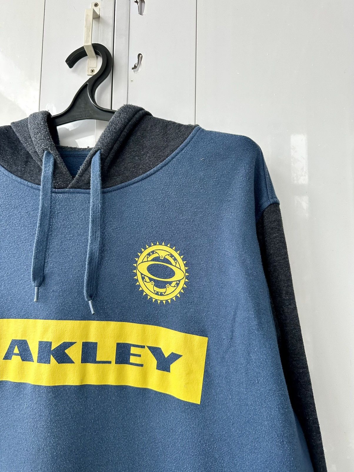Oakley Vintage Oakley Hoodie Yellow Print Centre Size US XL / EU 56 / 4 - 8 Thumbnail