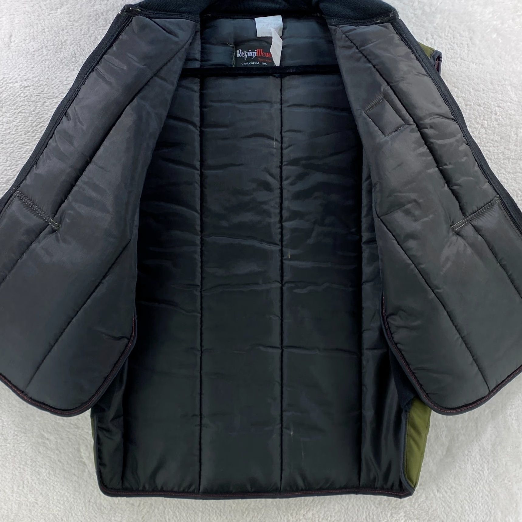 Refrigiwear VINTAGE RefrigiWear Vest Full Zip Nylon Insulated Quilted Men L Green Outdoor Workwear VTG - LOGO Pockets Lined Size US L / EU 52-54 / 3 - 6 Thumbnail