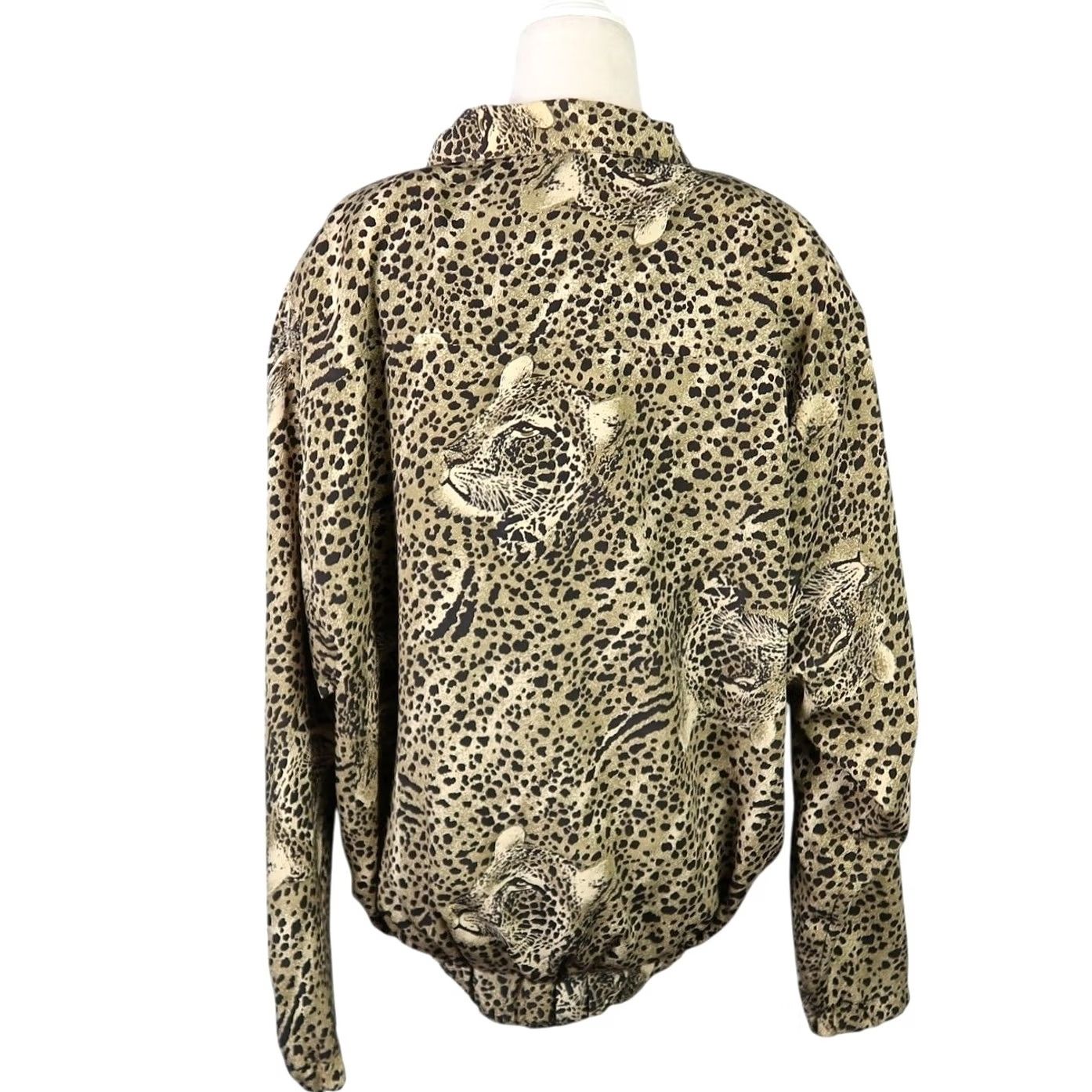 Vintage VINTAGE Bomber Jacket Shirt Women Adult Regular L Tan Black Cheetah Print Satin Zip 80s 90s Animal Print Casual Jacket Size L / US 10 / IT 46 - 4 Thumbnail