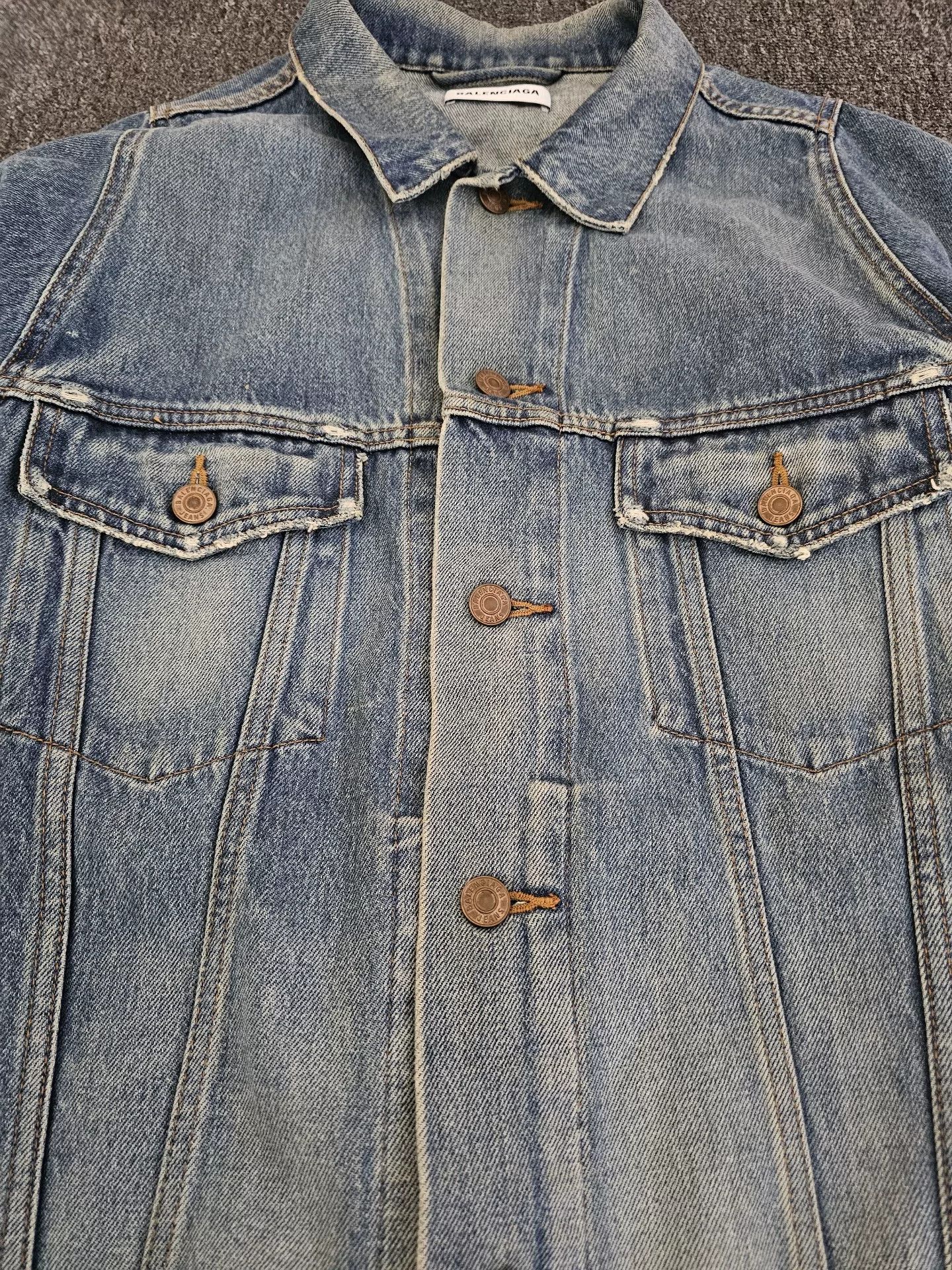 Balenciaga balenciaga oversized denim jacket uni Size US M / EU 48-50 / 2 - 2 Thumbnail