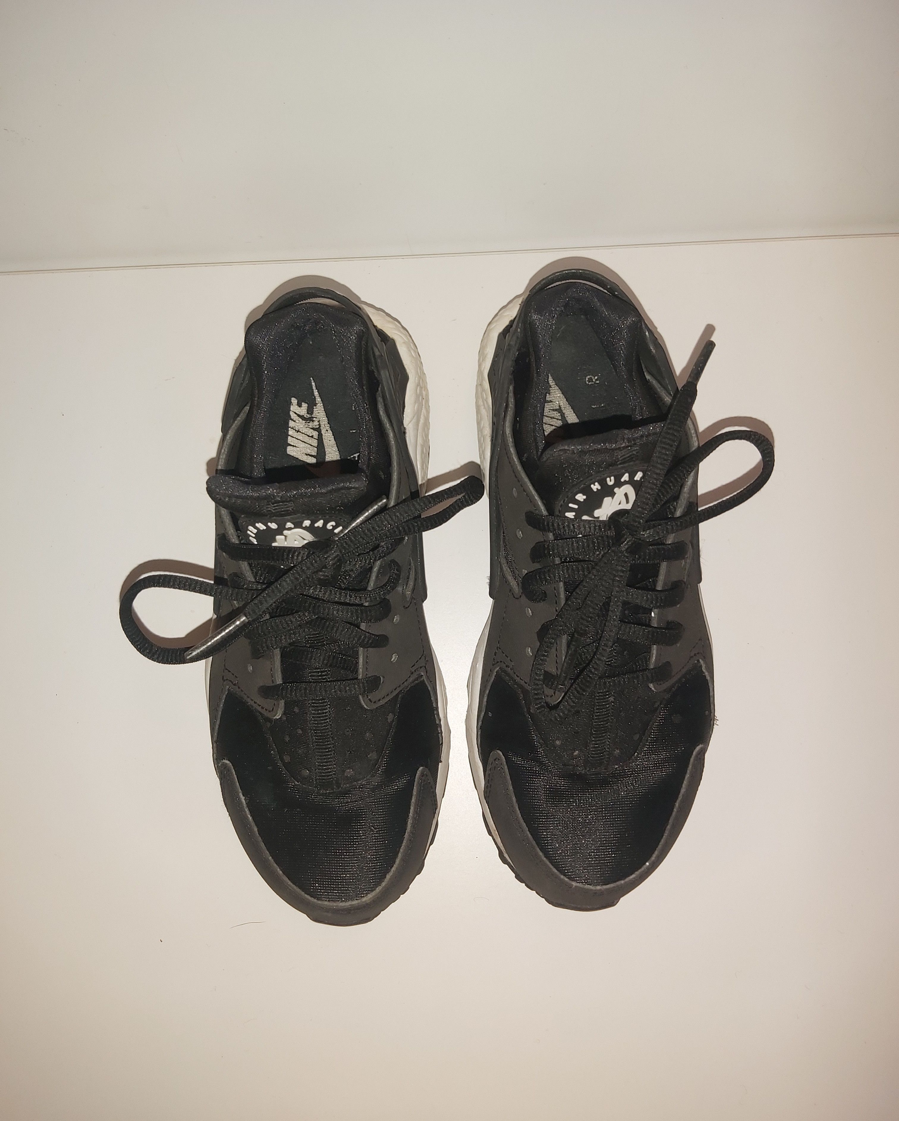 Nike 35,5eur 5us NIKE AIR HUARACHE WMNS "Black-White" 634835-006 Size US 5 / IT 35 - 10 Thumbnail