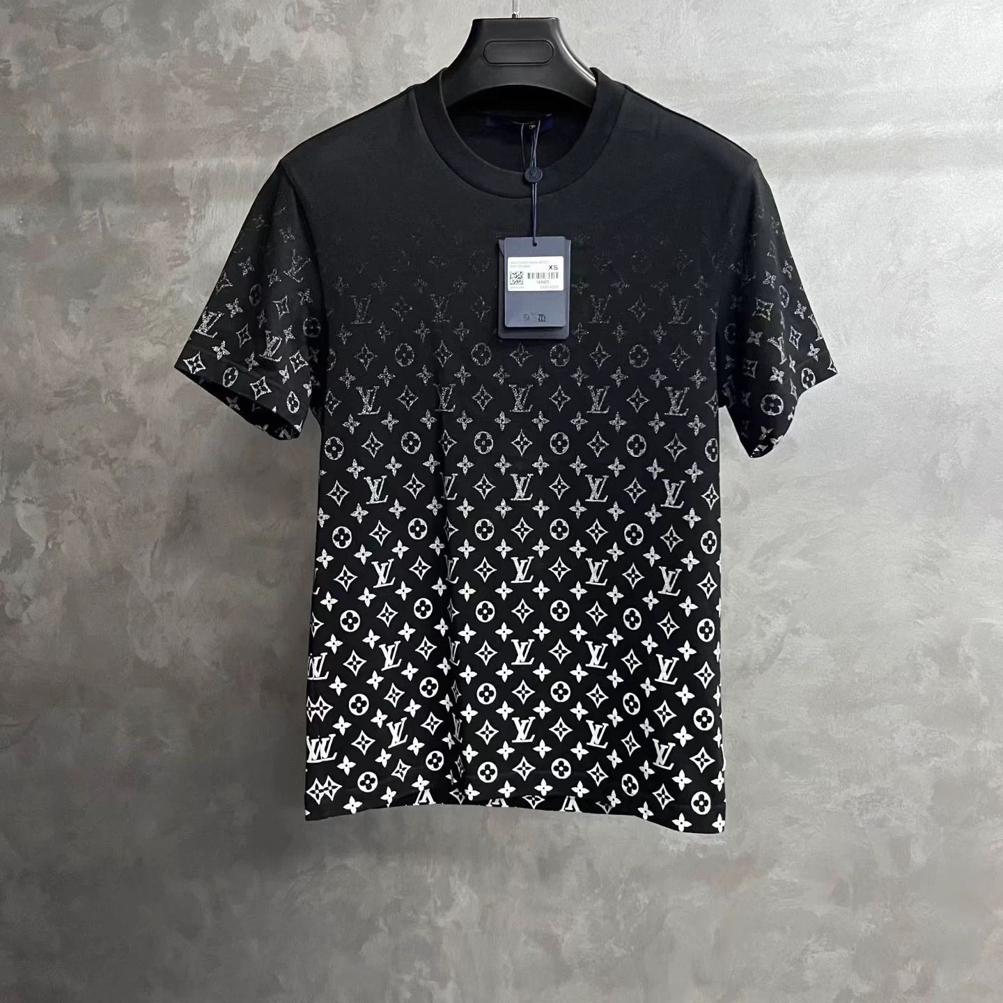 Louis Vuitton Louis Vuitton Black All Over Logo Gradient T-shirt XS Size US XS / EU 42 / 0 - 1 Thumbnail